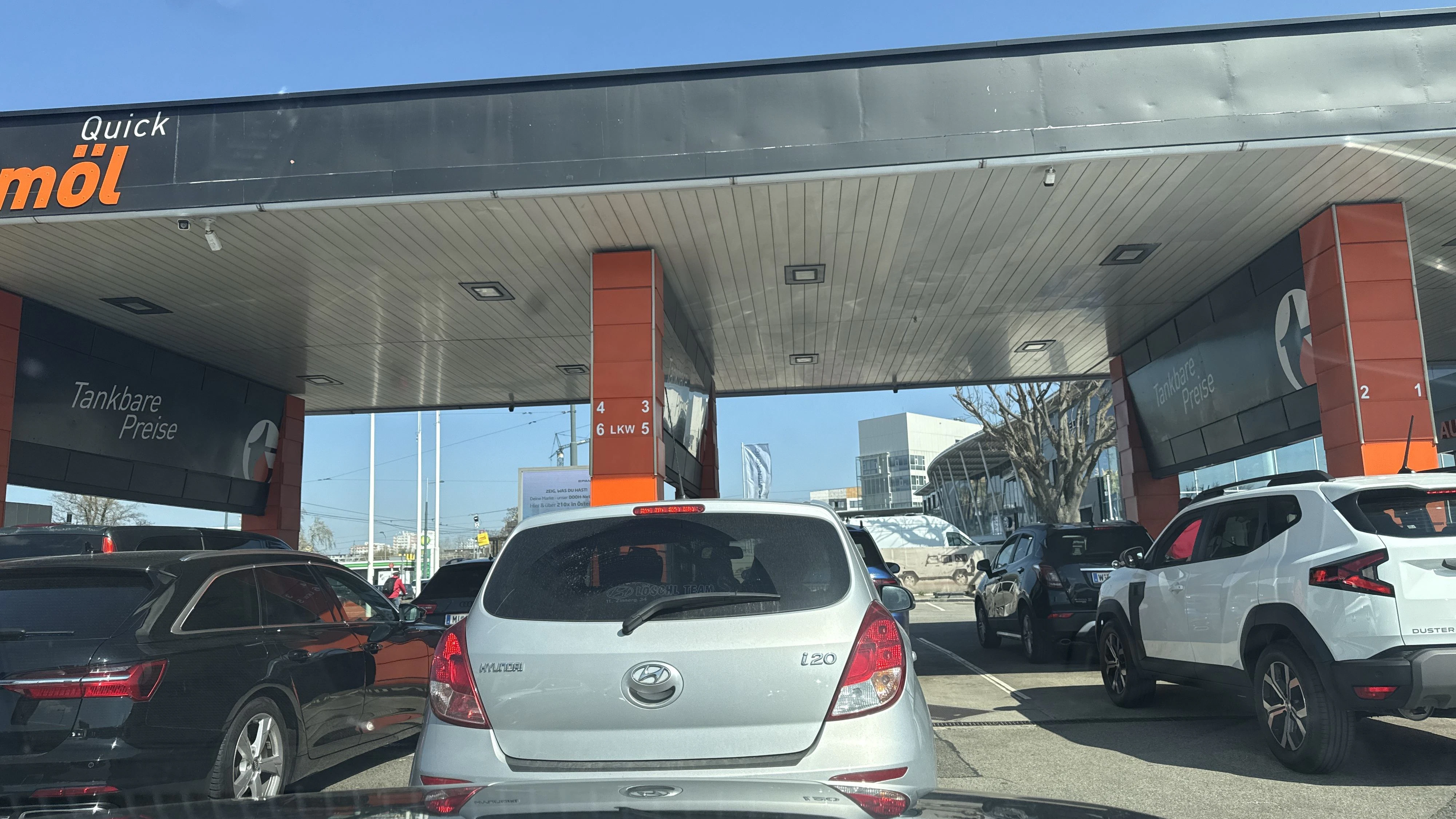 Heute.at - Sprit-Chaos: Hier werden unsere Tankstellen gestürmt