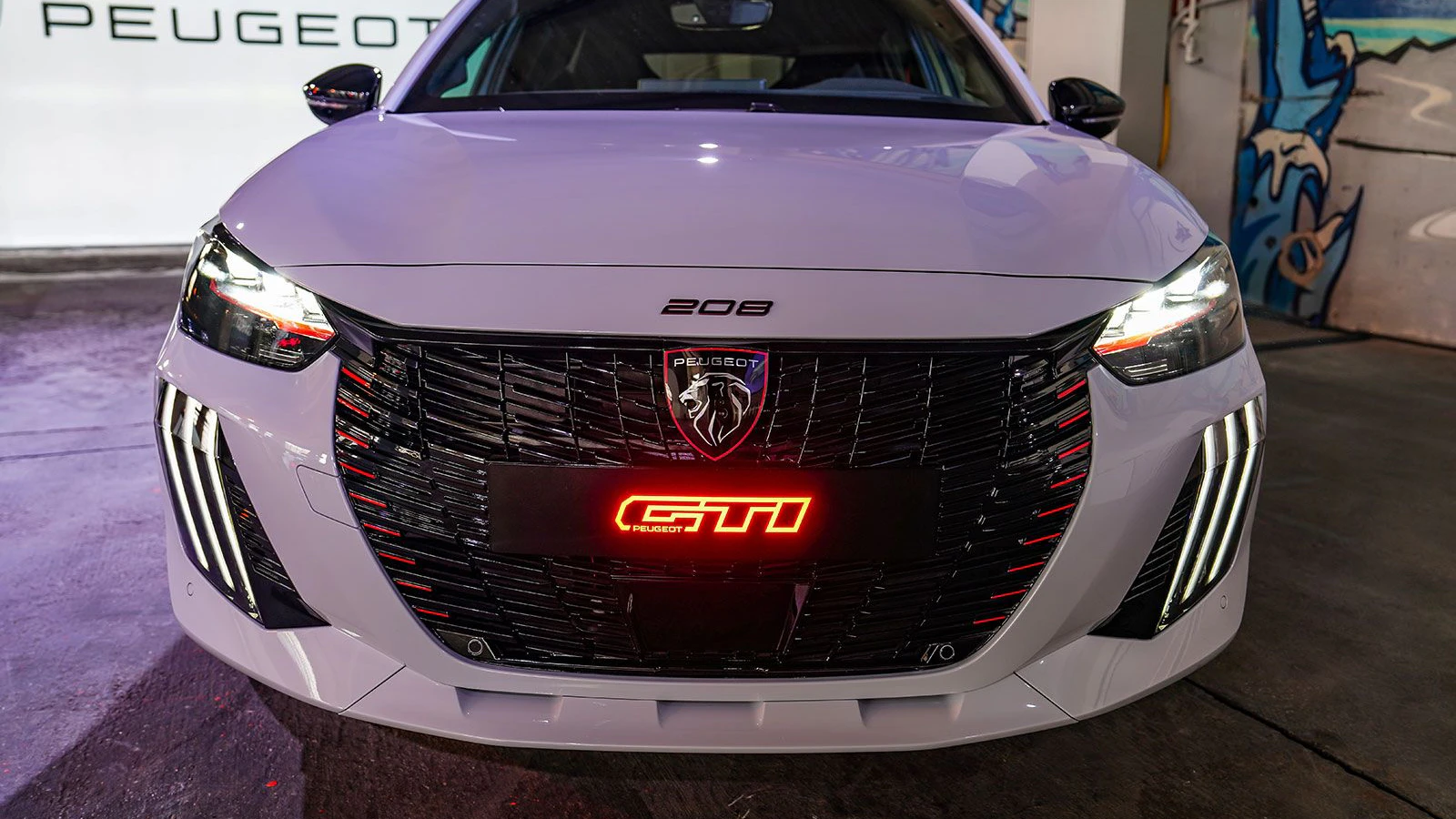 Die 54-kWh-Batterie ermöglicht eine Reichweite von bis zu 350 Kilometern. 