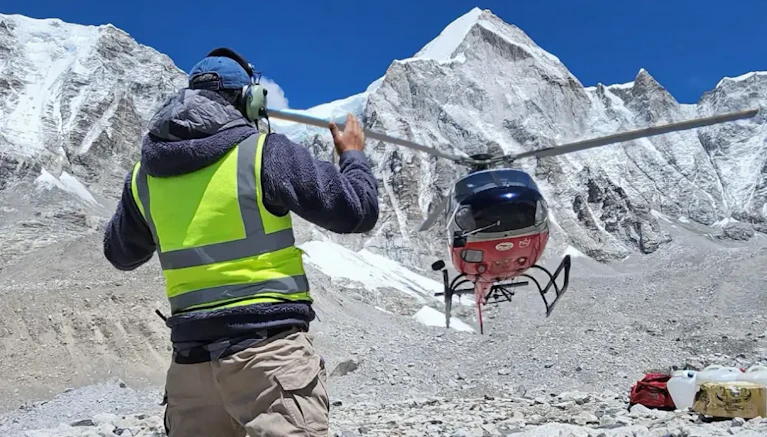 Die Polizei in Nepal ist einem perfiden Betrug auf der Spur: Über Jahre sollen Alpinisten für teures Geld per Helikopter aus inszenierten Notsituationen 