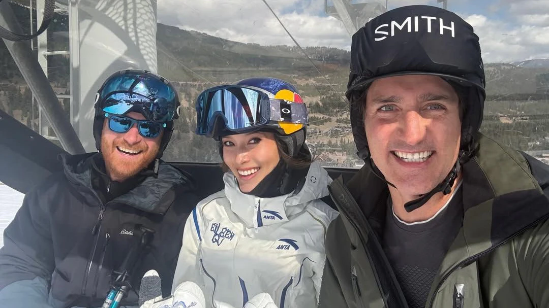 Freeski-Olympiasiegerin Eileen Gu teilte ein Selfie mit Prinz Harry und dem ehemaligen kanadischen Premier Justin Trudeau.