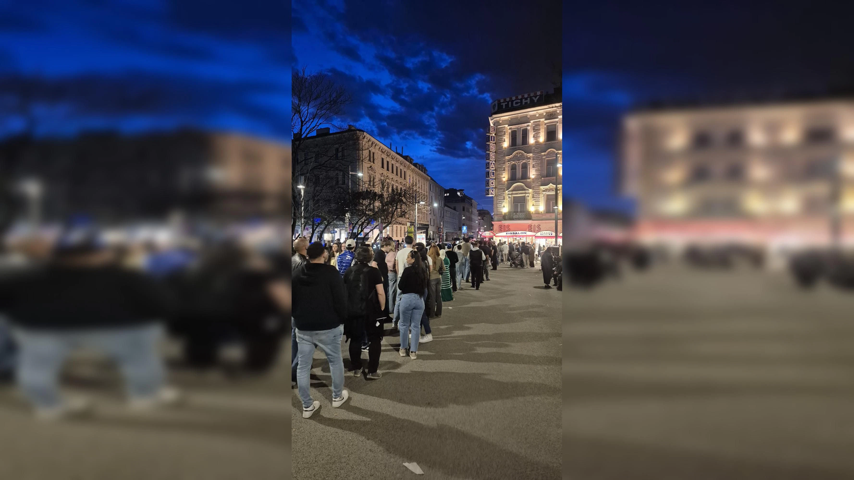 Heute.at - Video! Mega-Ansturm auf Tichy-Eis am Ostersonntag