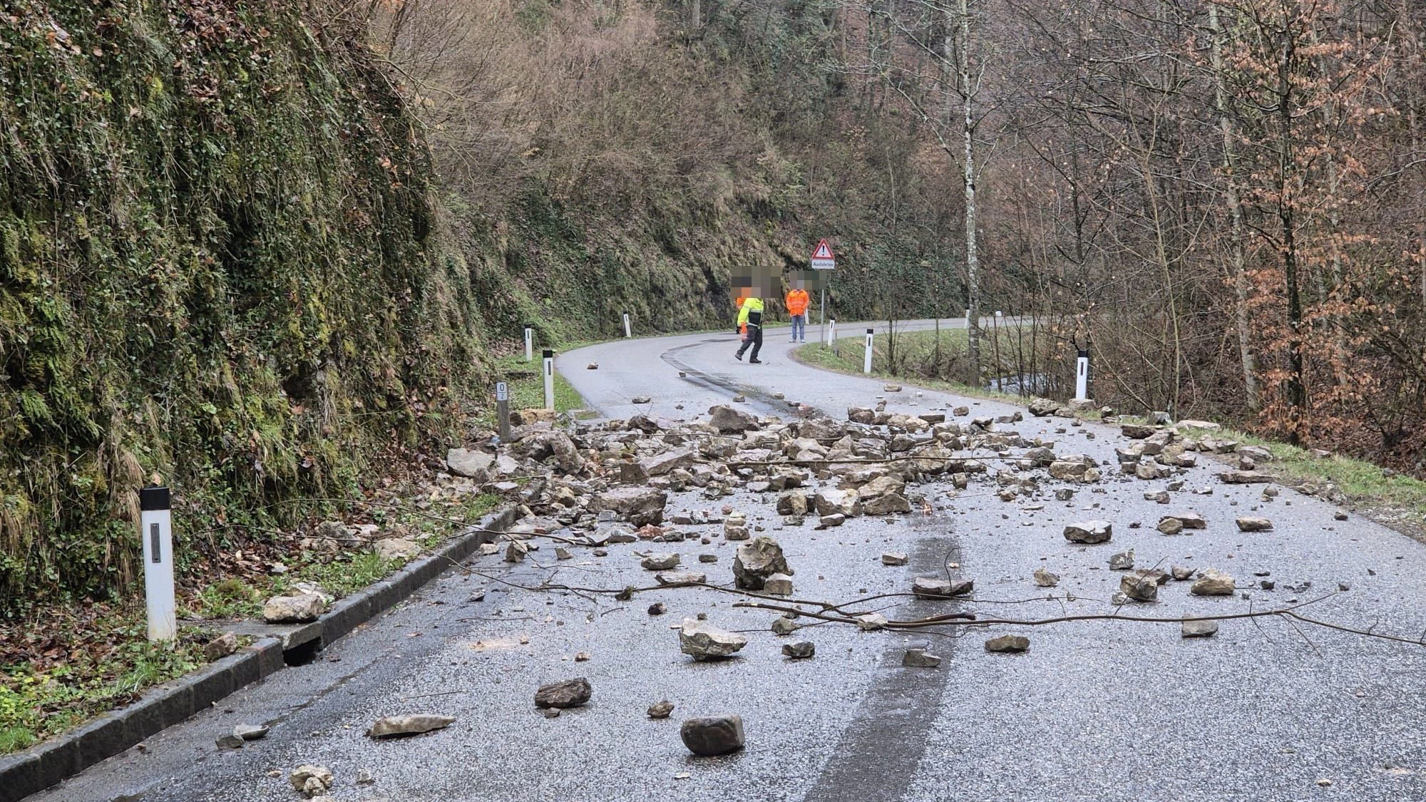 Felssturz auf der L5226 bei Weisenburg