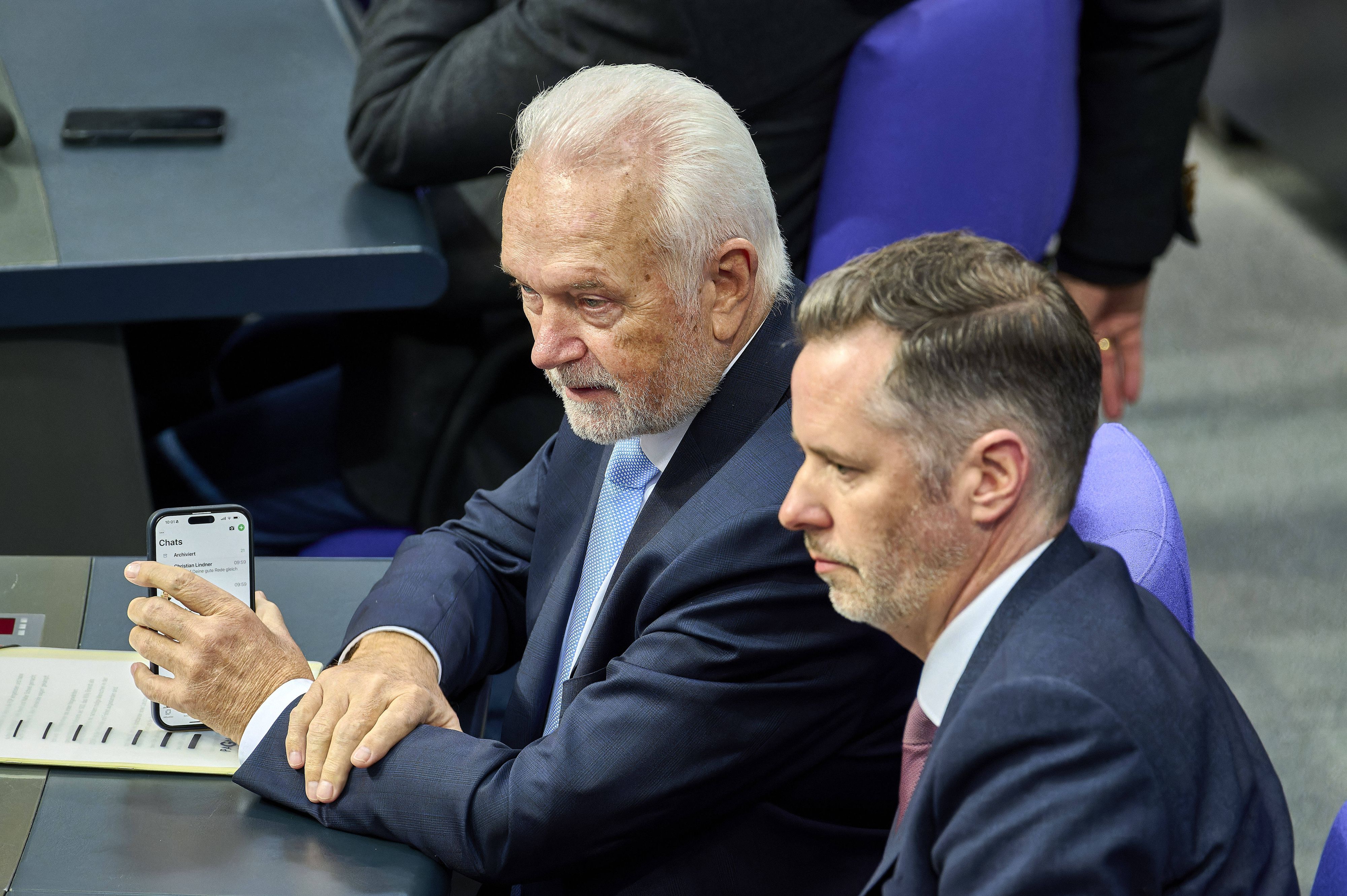 Christian Dürr (vorne) ist aus dem Rennen. Wolfgang Kubicki (hinten) soll den Vorsitz übernehmen.