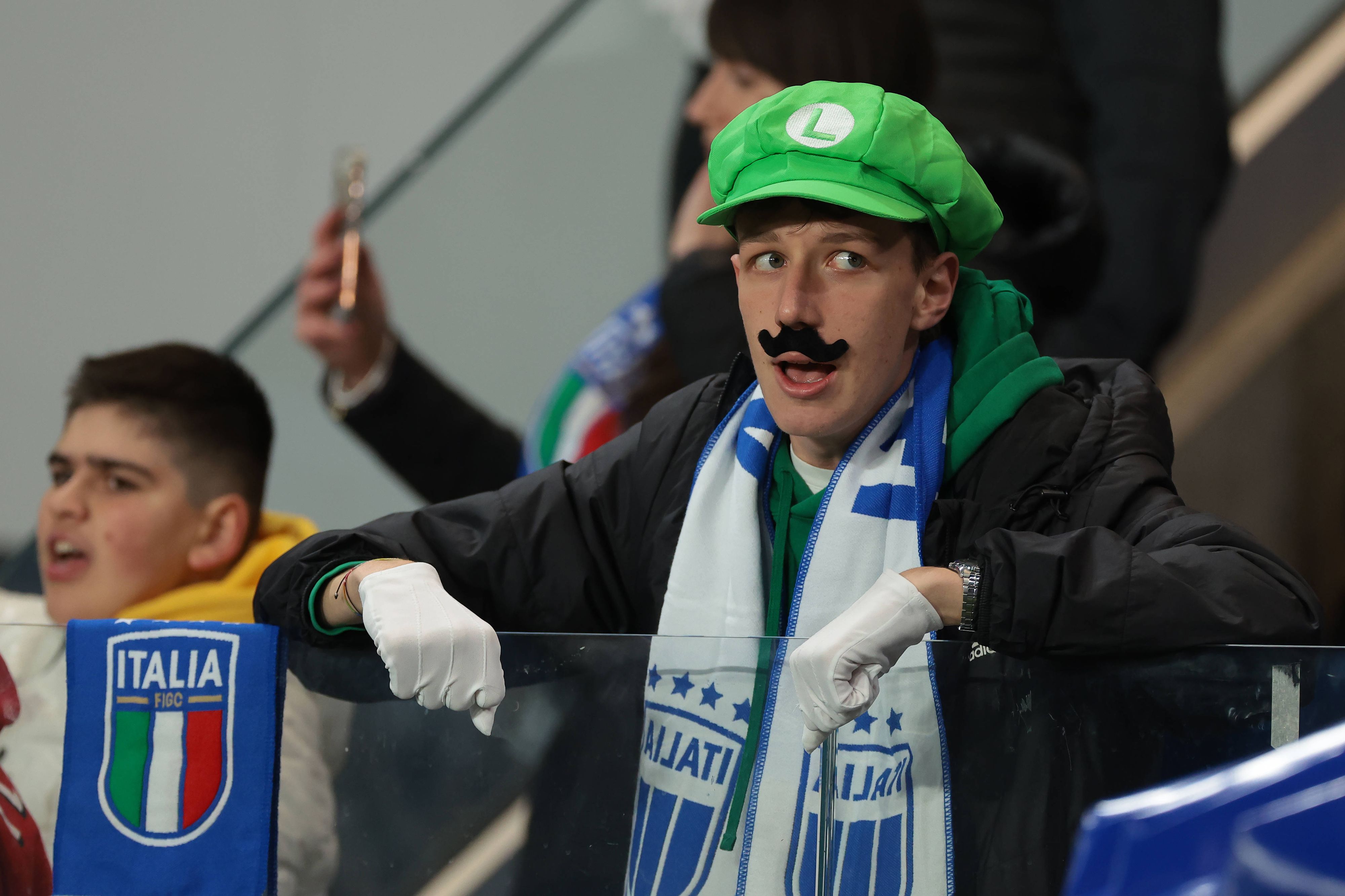 Nach dem Ausscheiden waren die italienischen Fans bitter enttäuscht.