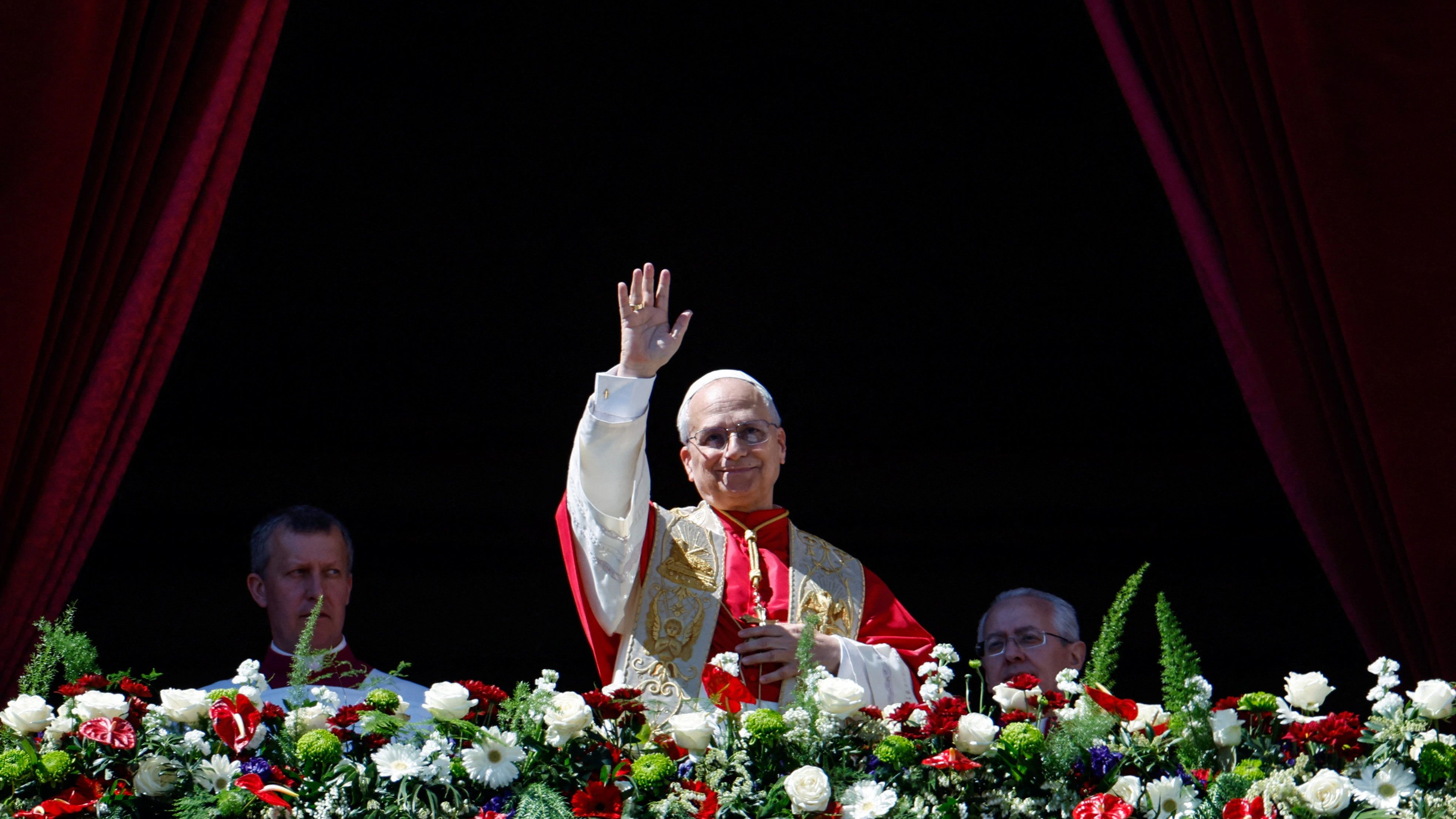 Papst Leo XIV. leitete seine erste Ostermesse als Pontifex.