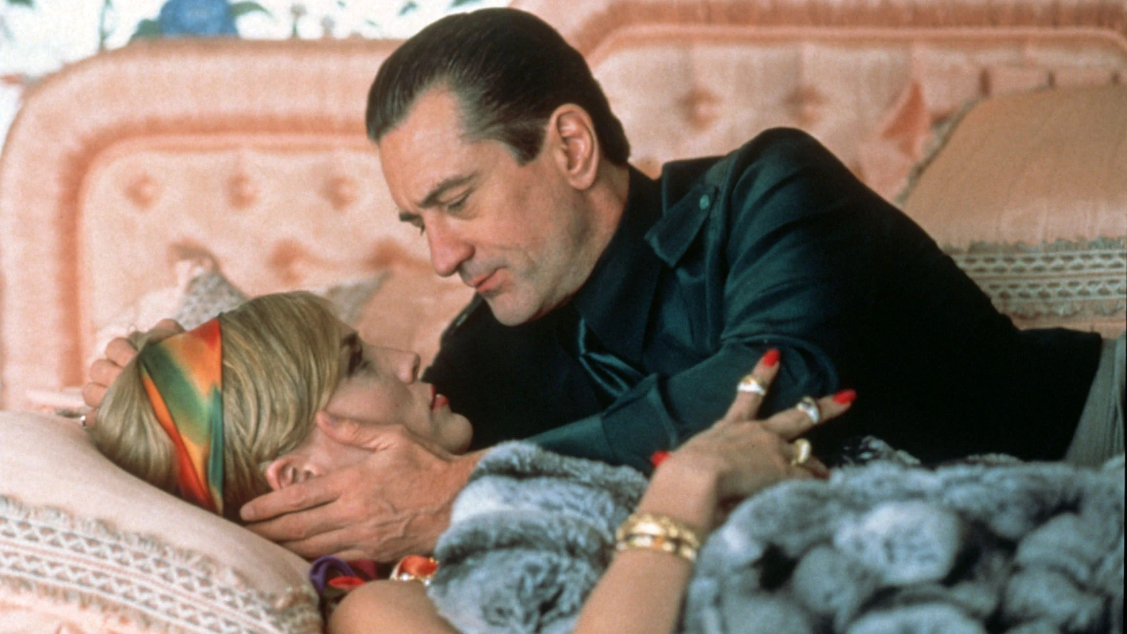 Heute.at - Stone packt aus: ER ist Hollywoods bester Küsser