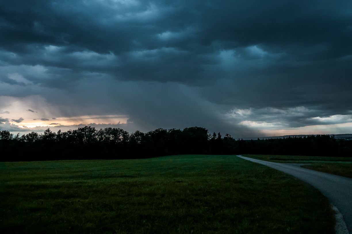 Heute.at - Gewitter steuern jetzt direkt auf Österreich zu