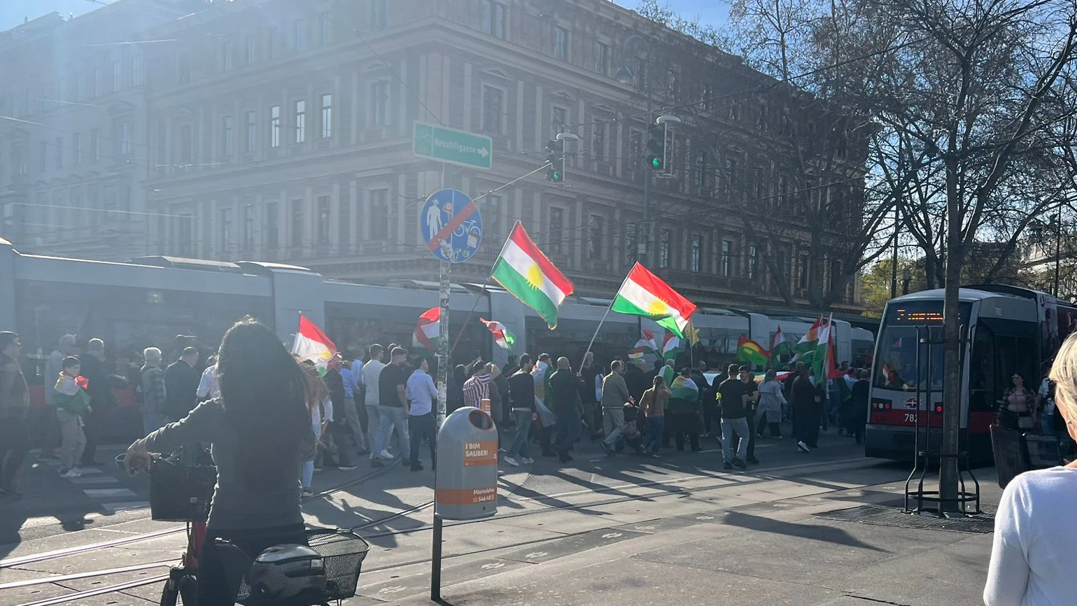 Durch die Demo wurde der Verkehr in der City kurzzeitig eingeschränkt. 