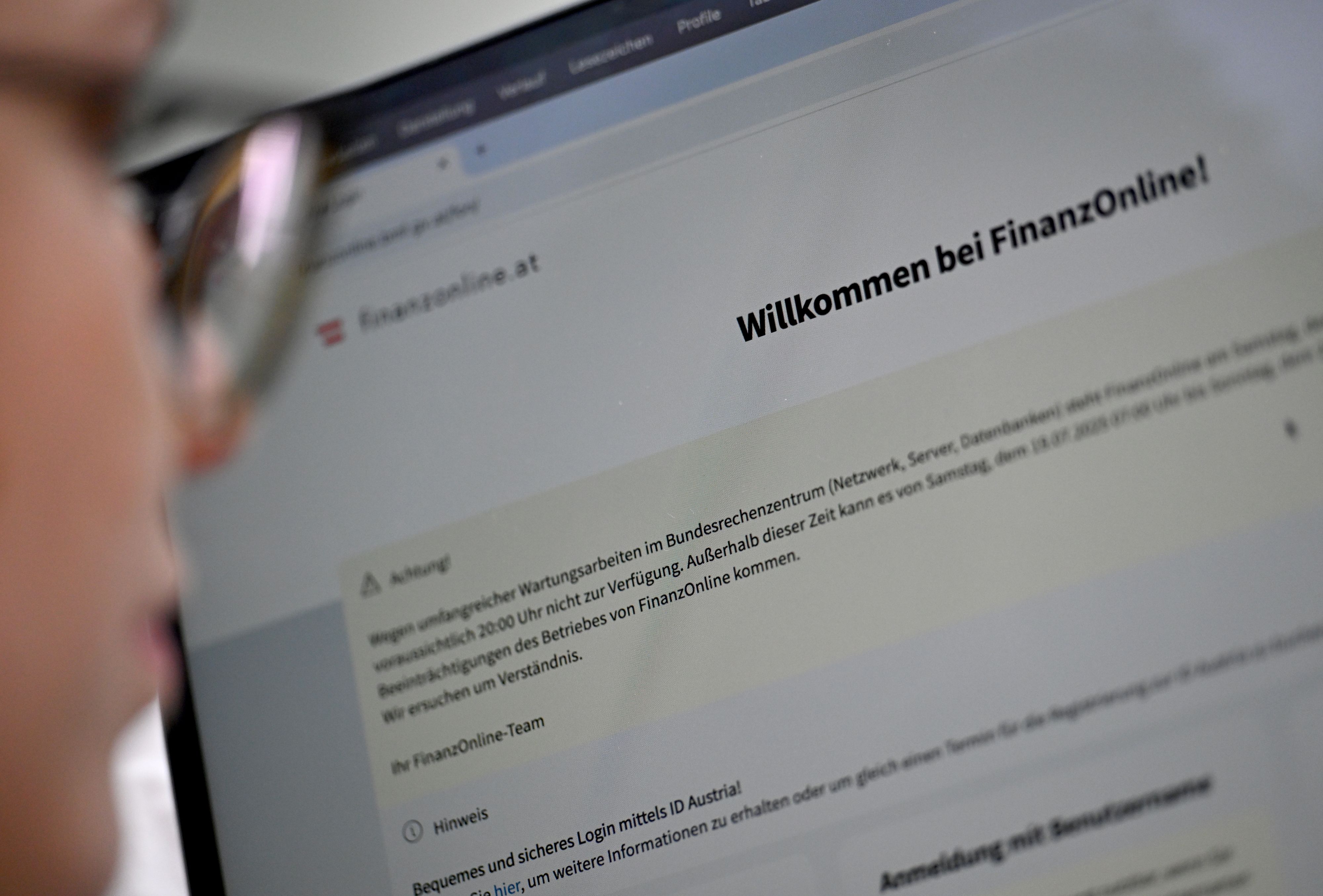 Der junge Mann machte den Steuerausgleich nie selbst – nun holte er sich Unterstützung.