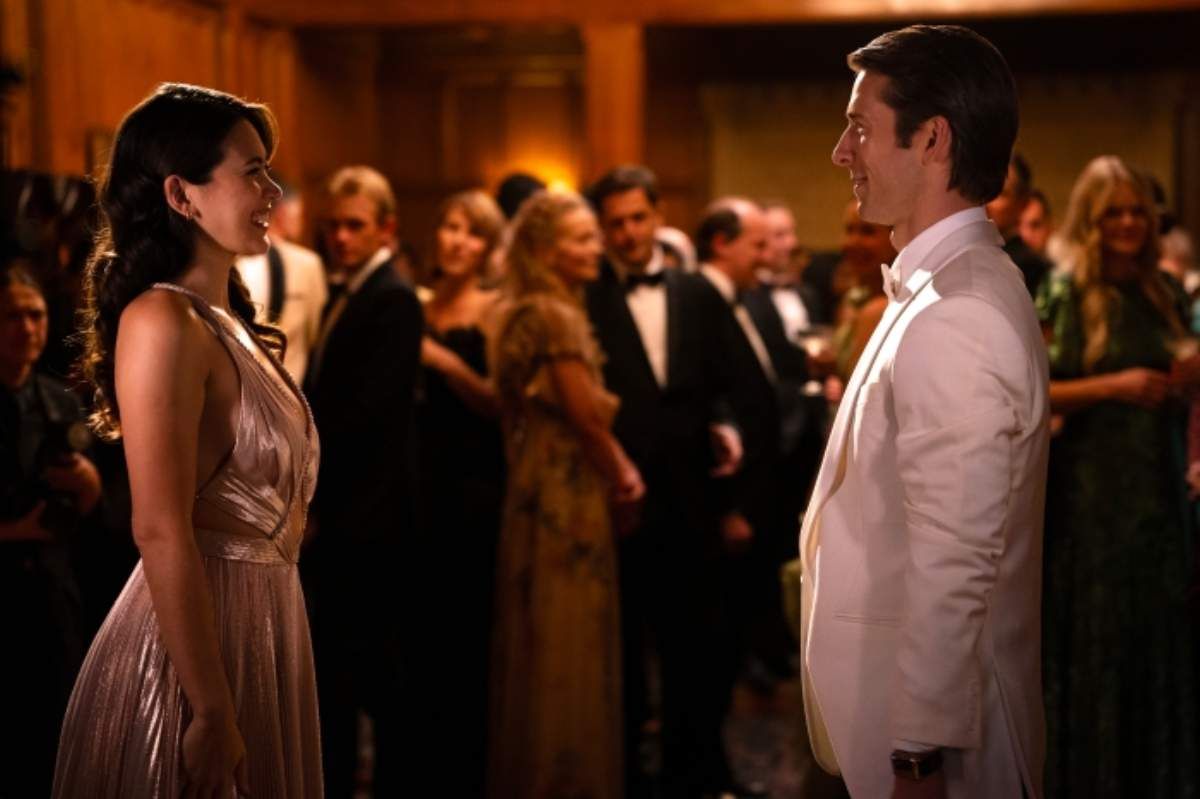 Glen Powell kämpft in der neuen Thrillerkomödie 