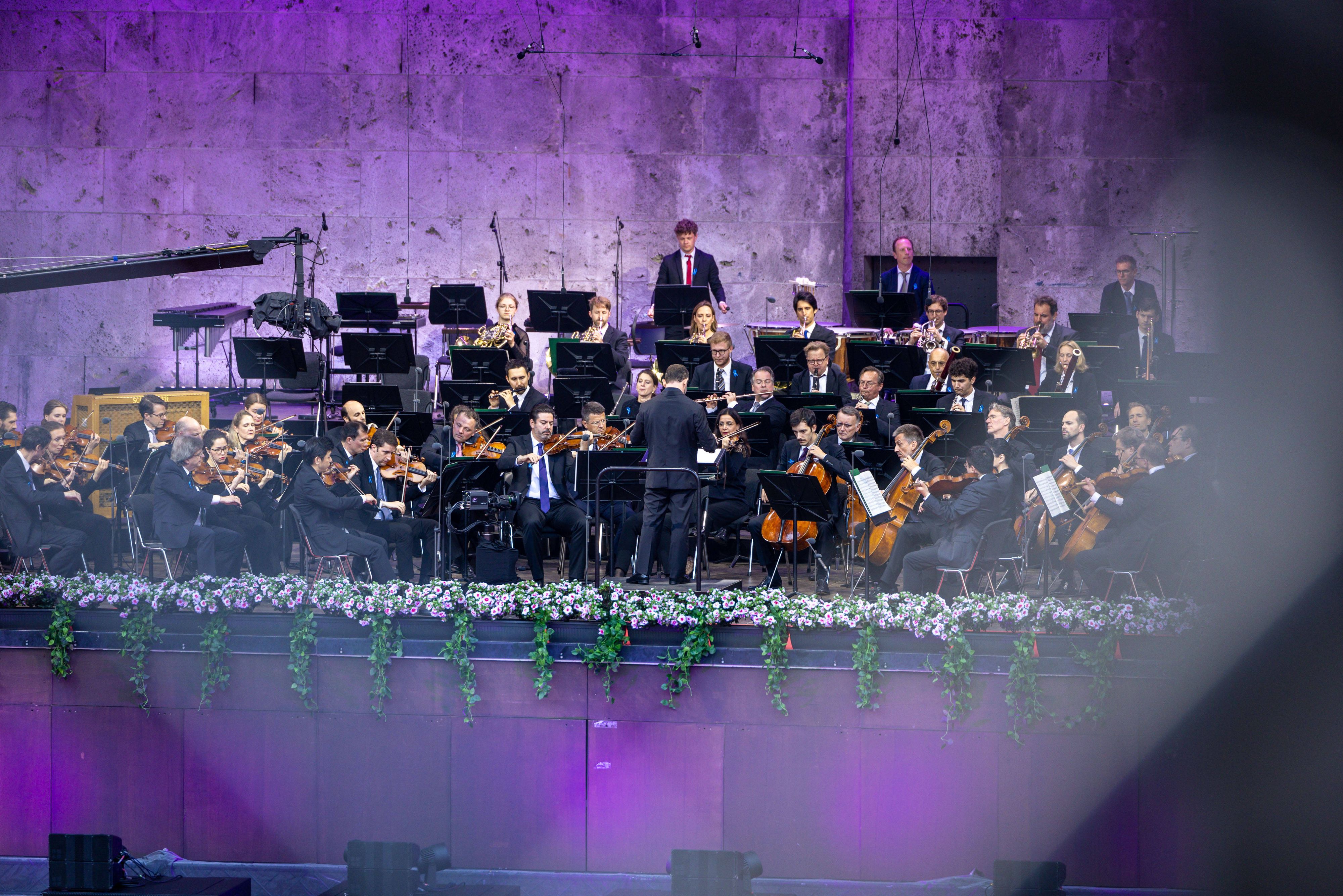 Die Berliner Philharmoniker begeistern bei den Osterfestspielen in Salzburg.