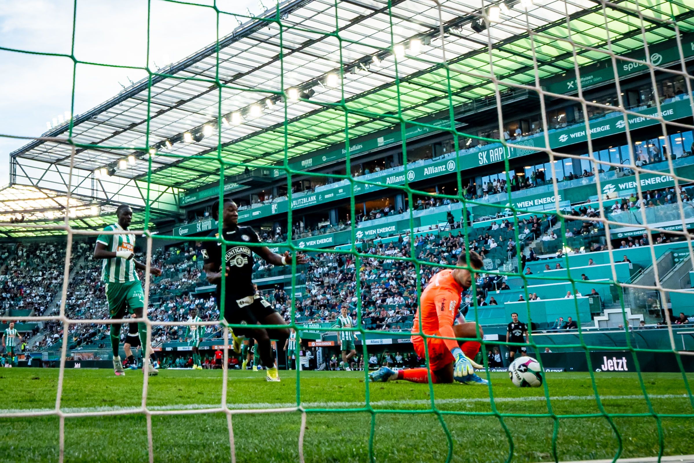 Rapid verlor gegen Sturm 0:2. Dabei patzte nicht nur Schlussmann Niklas Hedl. Auch die Offensive ließ aus.