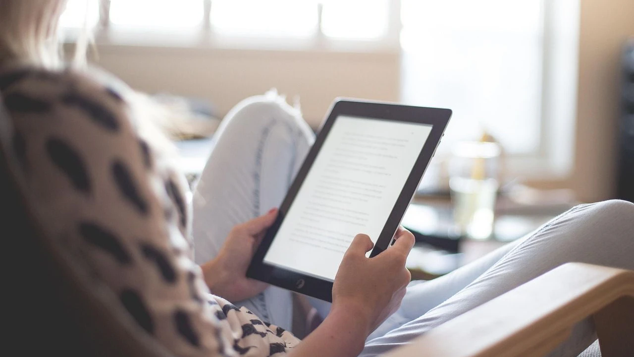Amazon Kindle E-Reader zum Lesen und Schreiben