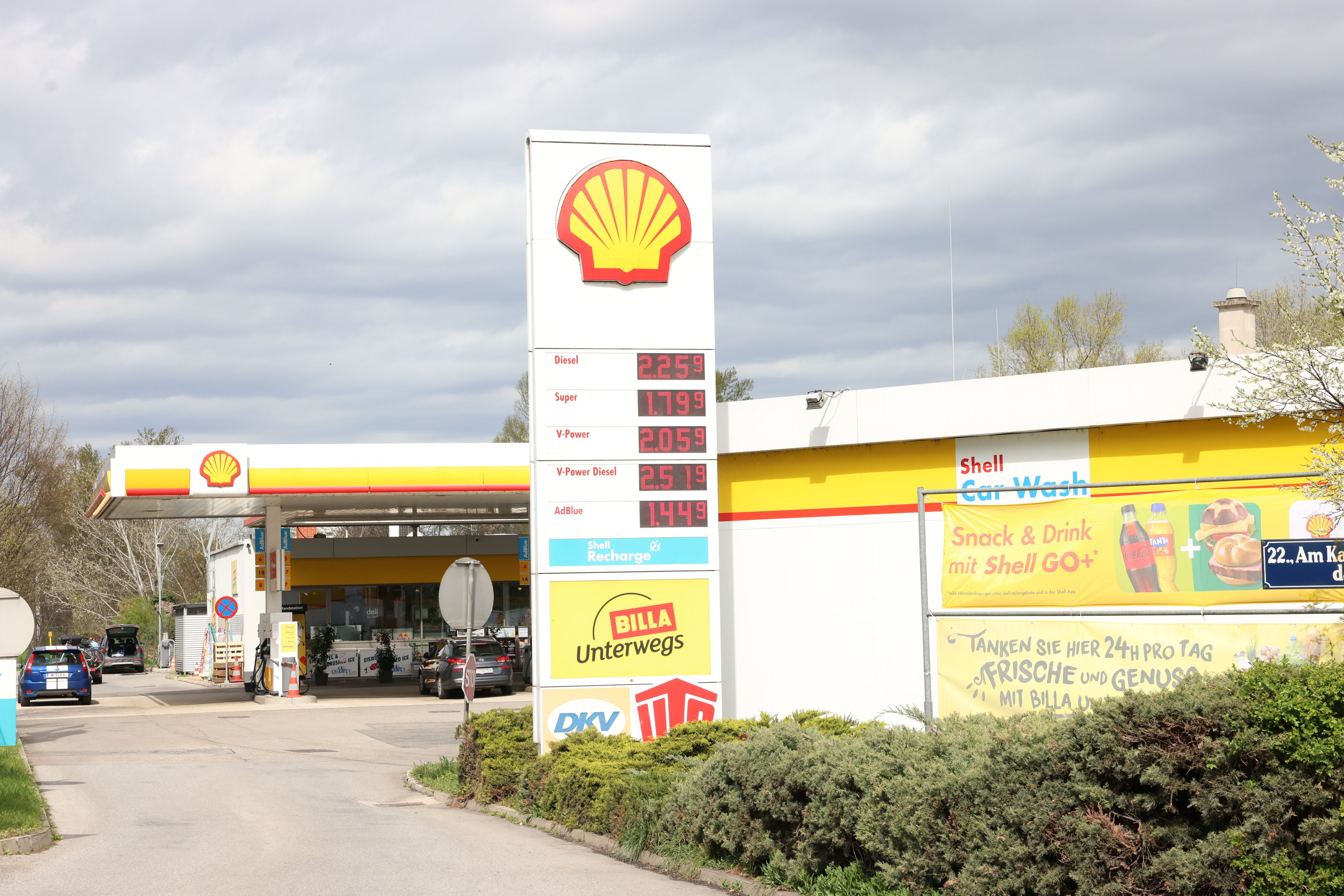 Die Preise an den Tankstellen sind zuletzt deutlich gestiegen – am Ostermontag blieb eine Erhöhung allerdings aus.