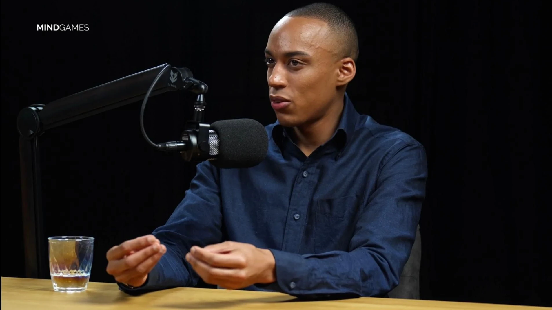 Stefan Lenglinger gibt im Podcast schmerzhafte Erfahrungen mit Rassismus preis.