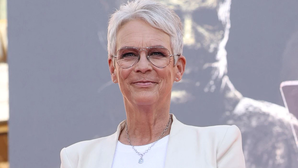 Jamie Lee Curtis spricht über ihre Erfahrungen mit Beauty-Ops.