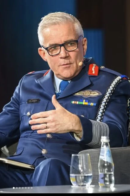Das "militärische Instrument" der EU stehe "jetzt an einem Scheideweg": General Sean Clancy, Vorsitzender des EU -Militärausschusses
