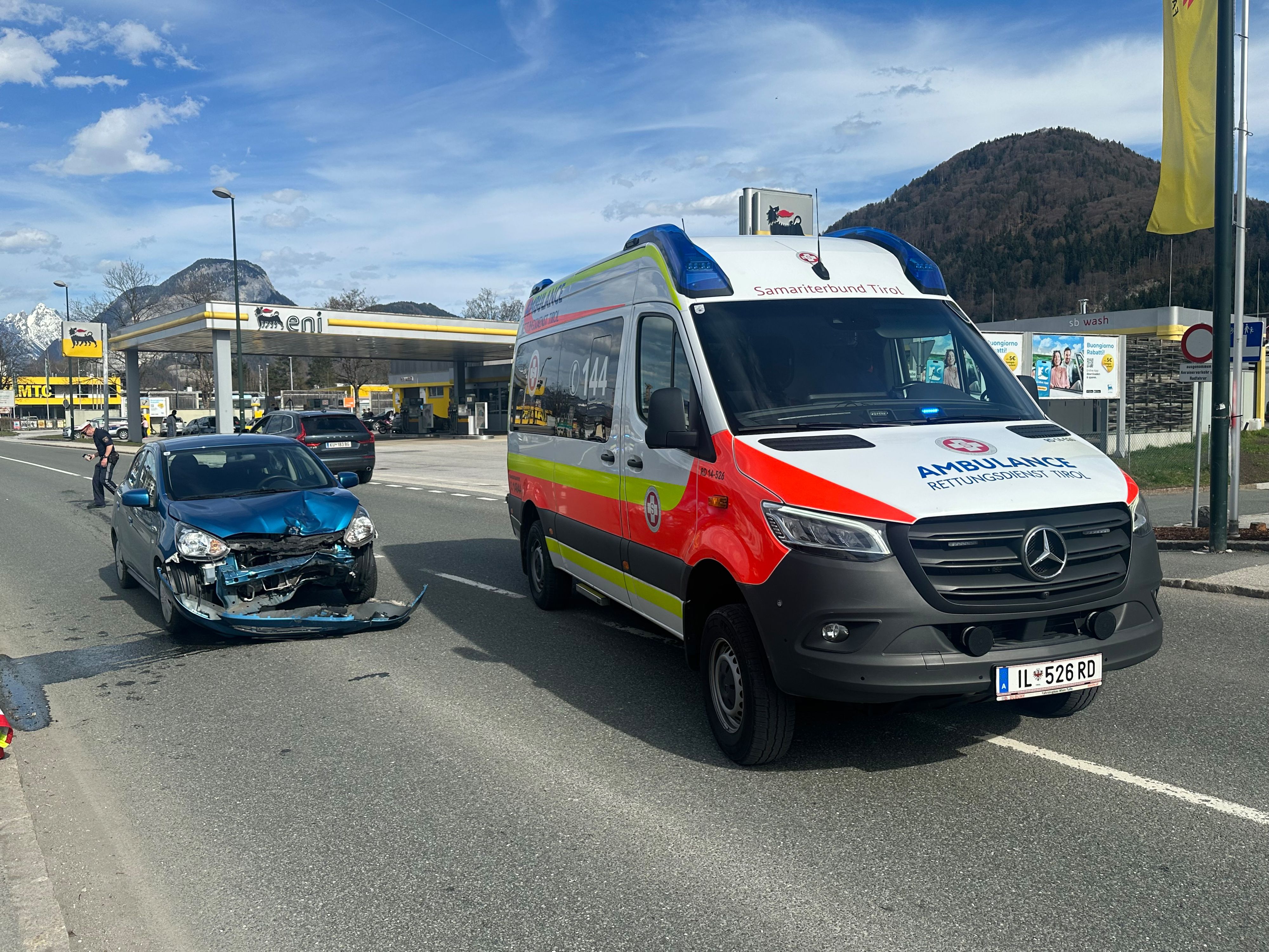 Heute.at - Motorradfahrer (23) bei Crash von Bike geschleudert