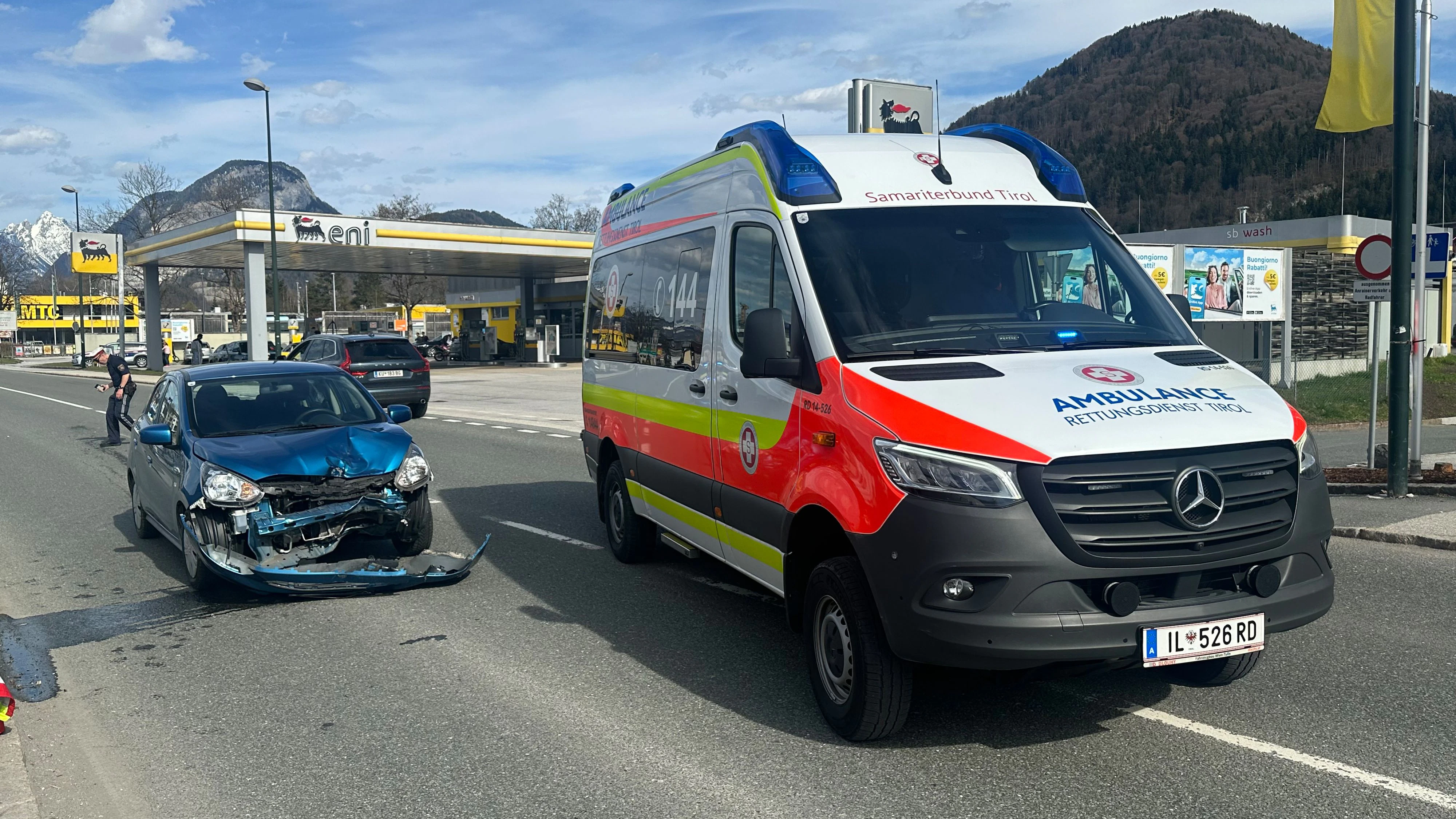 Heute.at - Motorradfahrer (23) bei Crash von Bike geschleudert