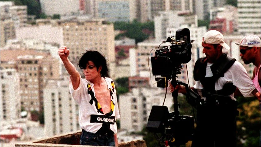 Im Vorfeld zu diesem Video soll es zum Missbrauch gekommen sein.