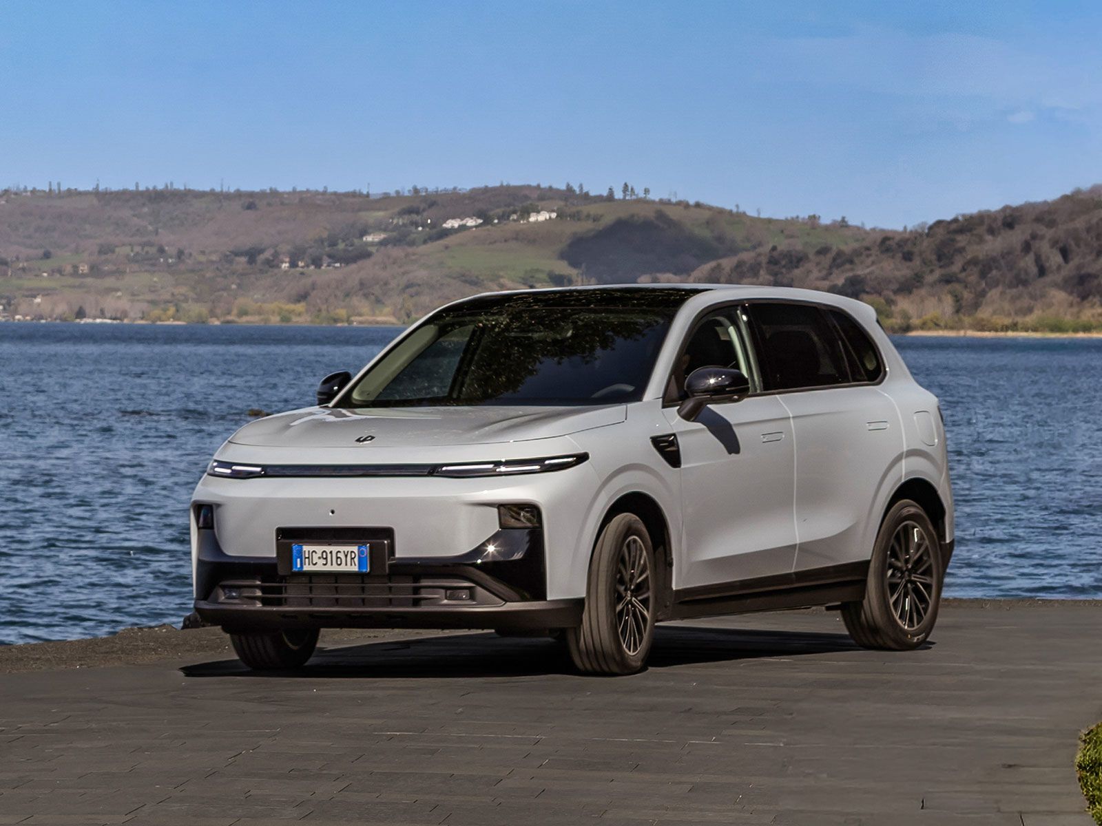 Die Gesamtreichweite beträgt bis zu 900 km.