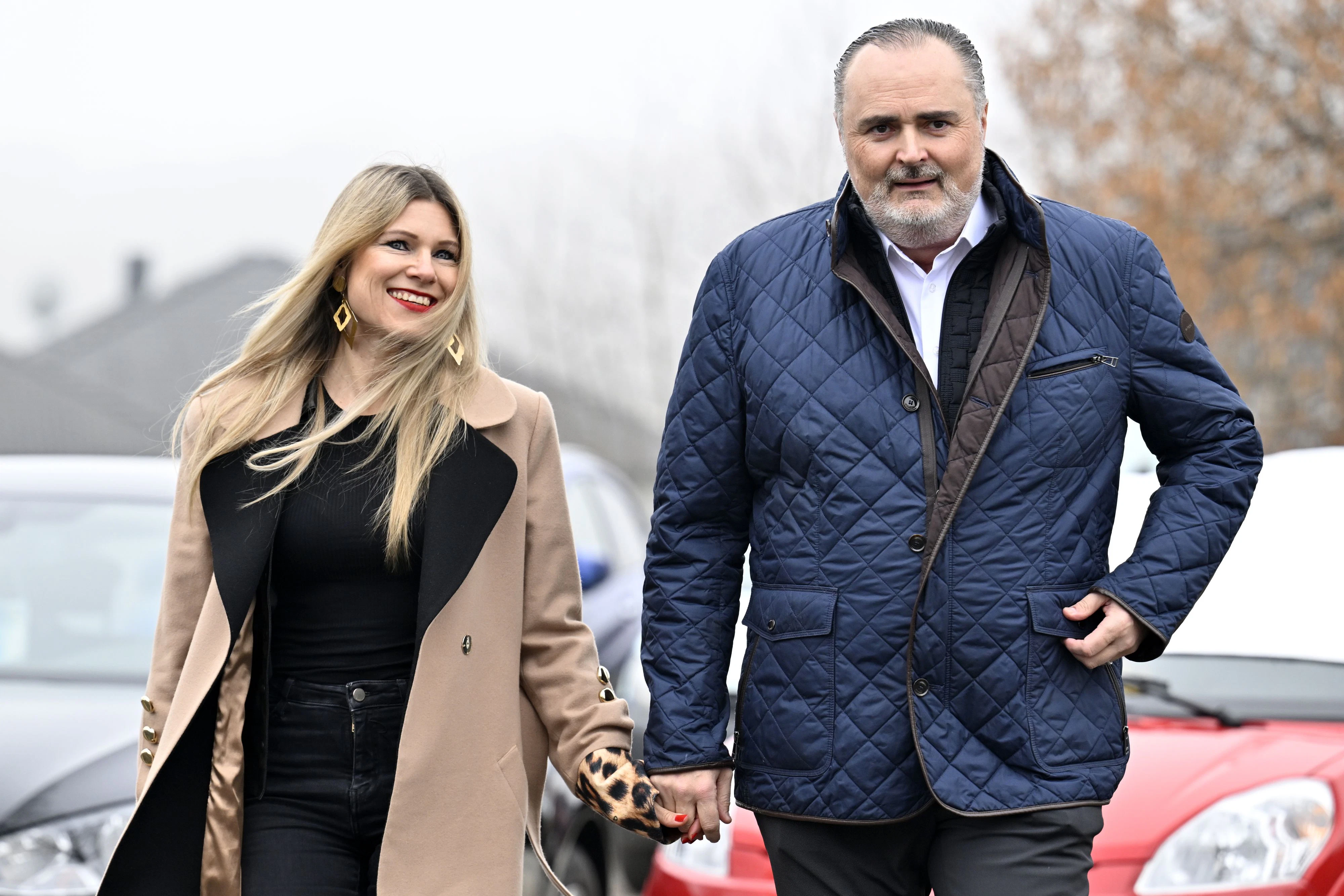 Mit Ehefrau Julia und seinen beiden Kindern aus erster Ehe besprach Hans Peter Doskozil den folgenschweren Eingriff