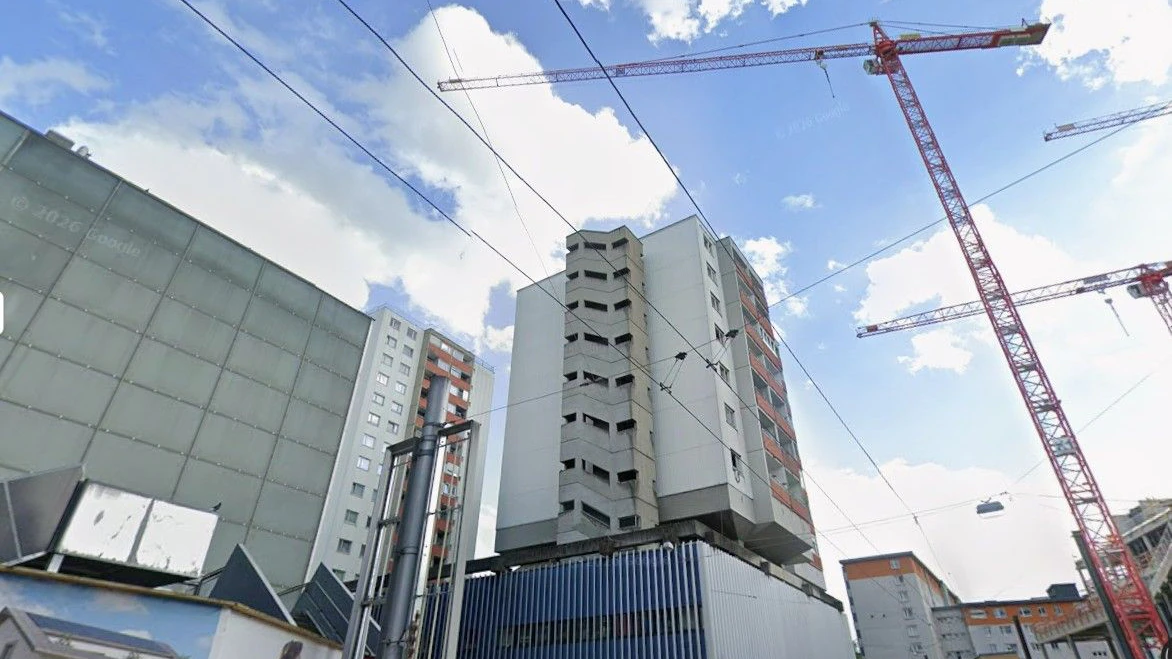 Das umstrittene Haus in de Nähe vom Hauptbahnhof hat mehr als 120 Wohnungen.