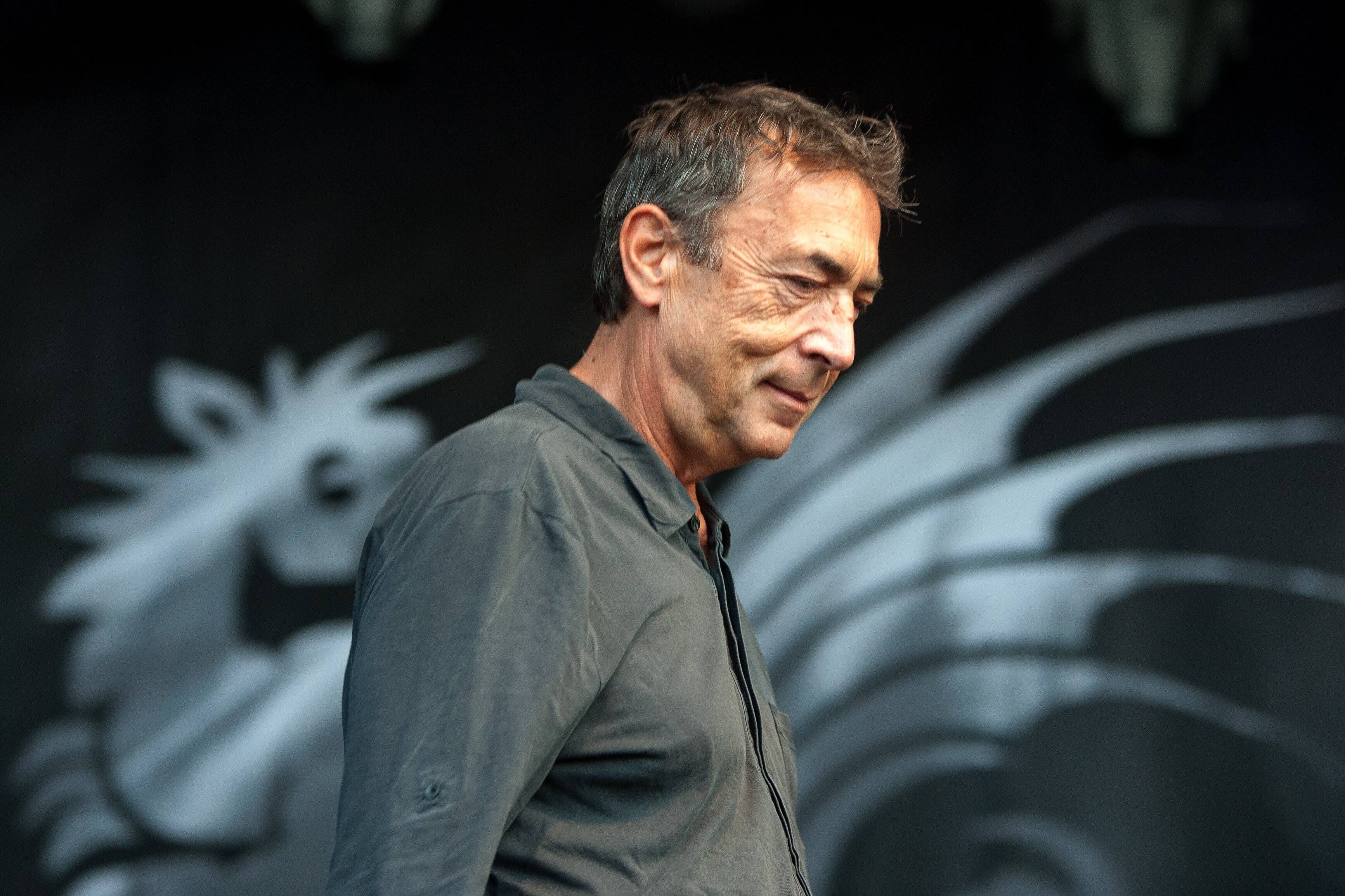 Hubert von Goisern geht mit neuer Musik auf Tournee. 2027 tourt der Alpenrocker durch deutschsprachige Länder in Europa.