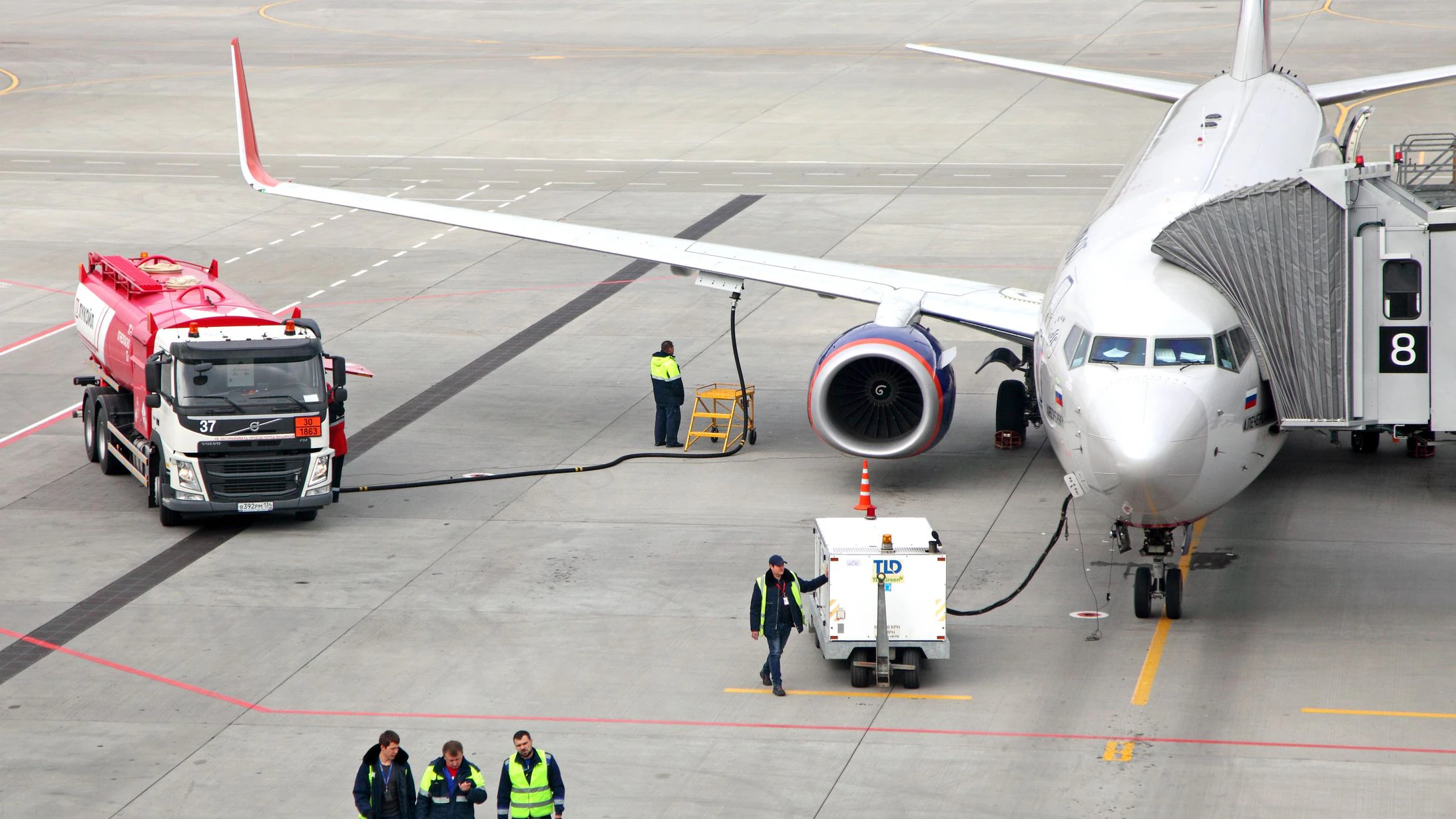 Heute.at - Europäischen Flughäfen geht jetzt der Treibstoff aus