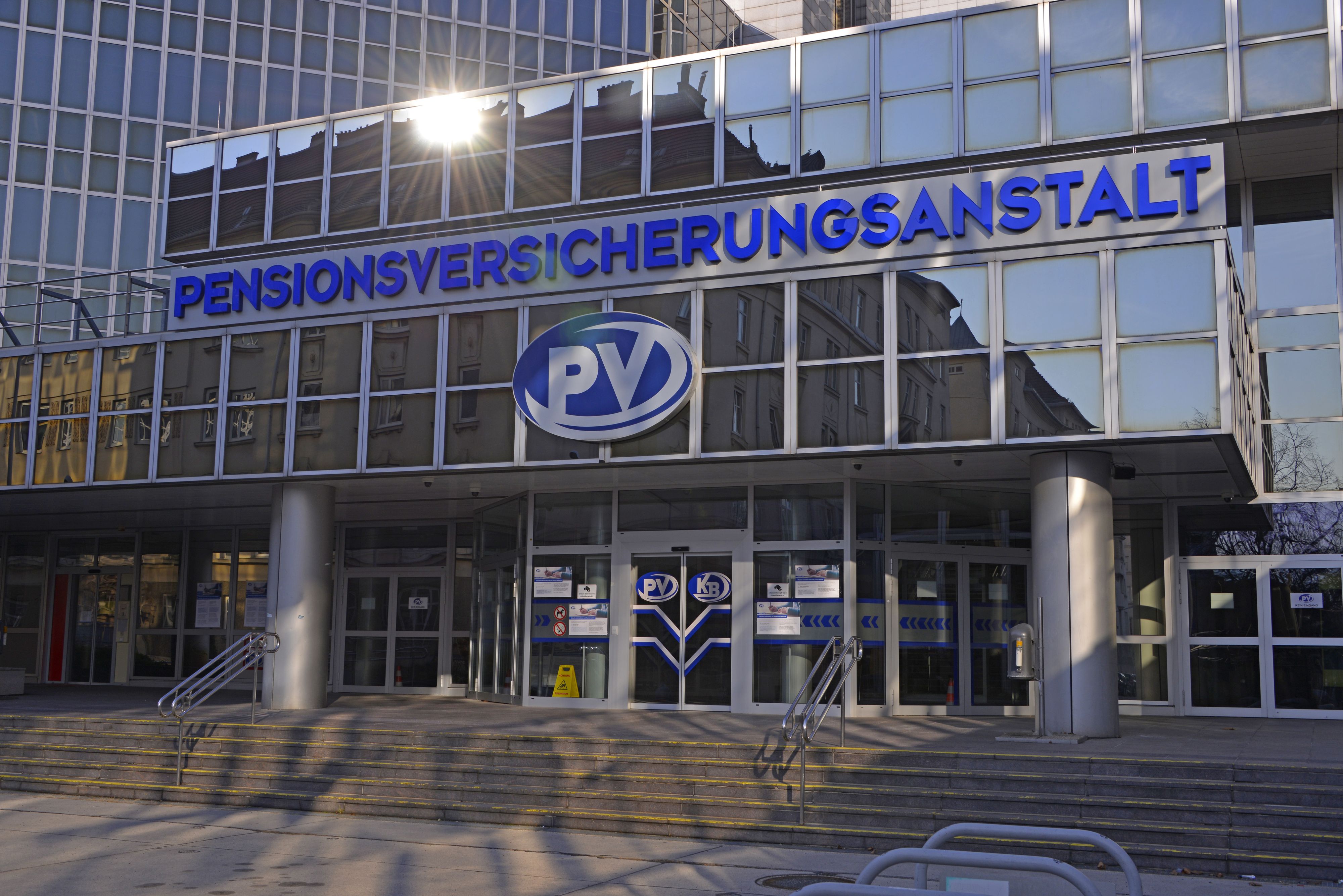 Die Kritik an der Pensionsversicherungsanstalt (PVA) in Oberösterreich wird lauter.