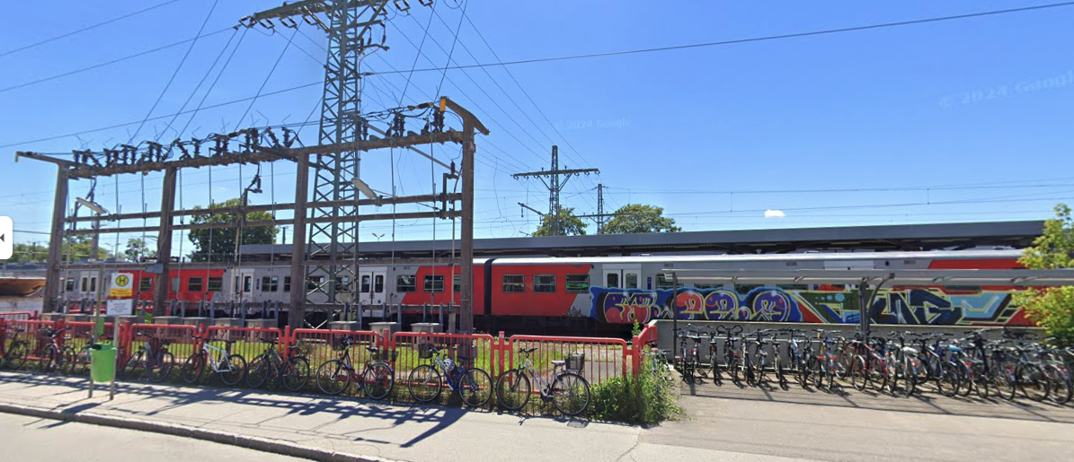 Am Bahnhof Stockerau wurde am Ostermontag ein Mann tot in einem Zug entdeckt.