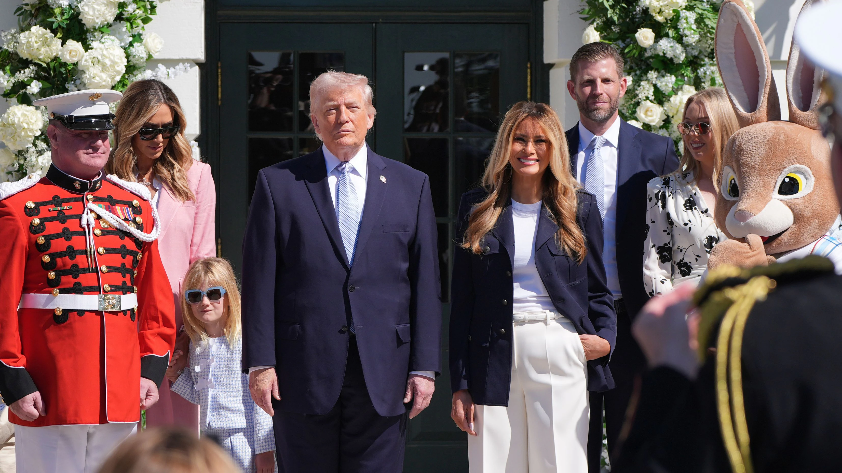 US-Präsident Donald Trump, First Lady Melania Trump und Mitglieder ihrer Familie nahmen am Ostermontag in Washington am Ostereierrollen auf dem Südrasen des Weißen Hauses teil.