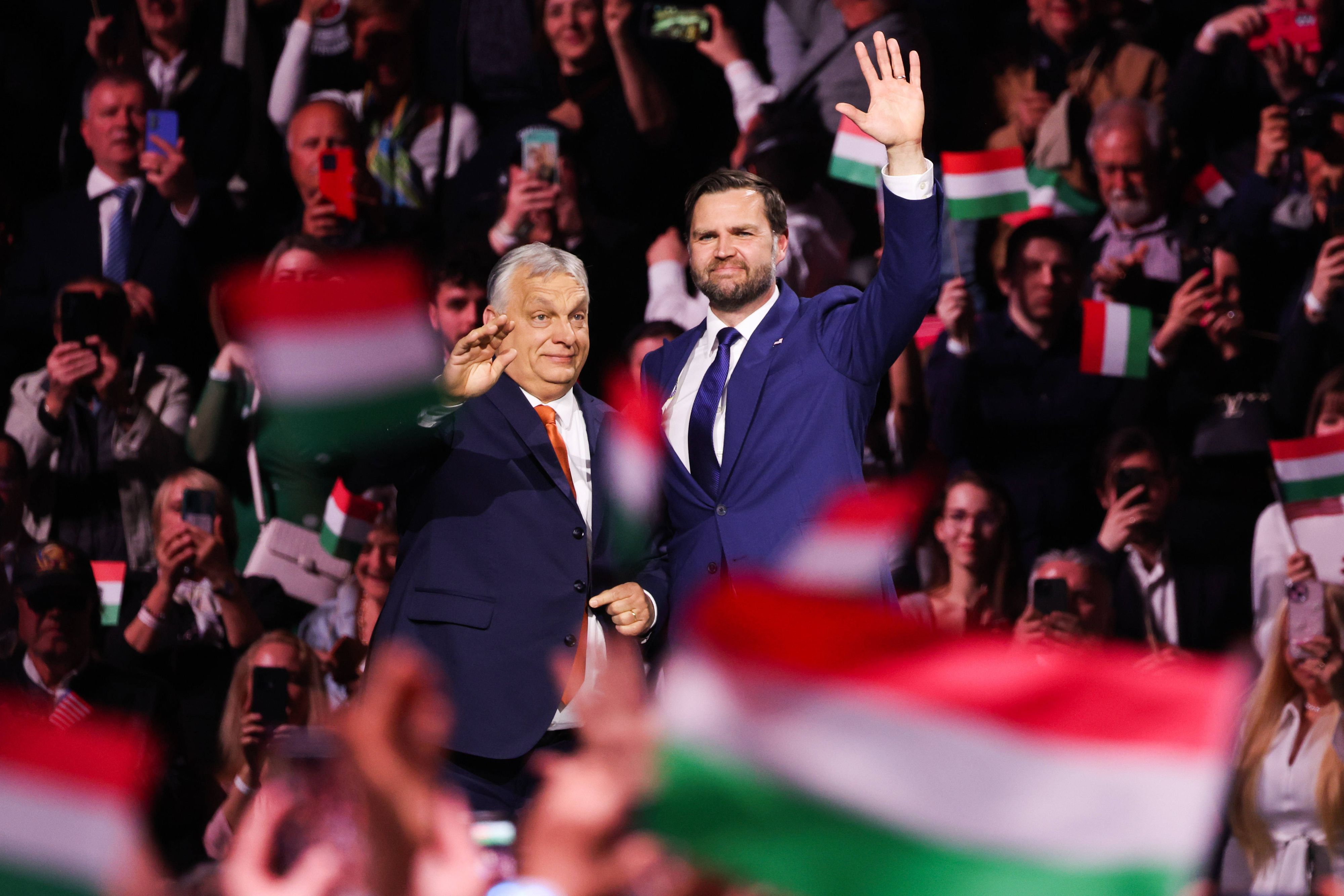 7. April 2026: Der ungarische Ministerpräsident Viktor Orbán und der amerikanische Vizepräsident JD Vance bei der Wahlkampfveranstaltung im Vorfeld der ungarischen Parlamentswahlen.