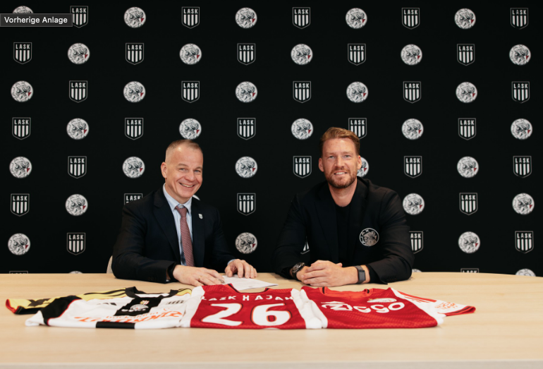Sigi Gruber und Ajax-Sportdirektor Marijn Beuker.
