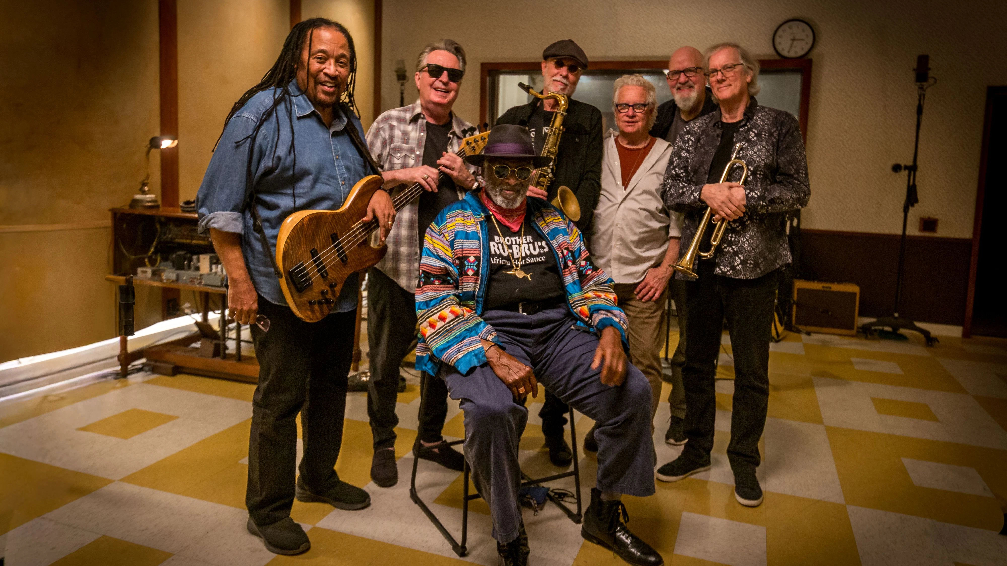 Aufgenommen wurde das Album bereits 2010 gemeinsam mit der legendären Phantom Blues Band – einer Formation, die Taj Mahal seit Jahrzehnten begleitet – im Ultratone Studio in Kalifornien.