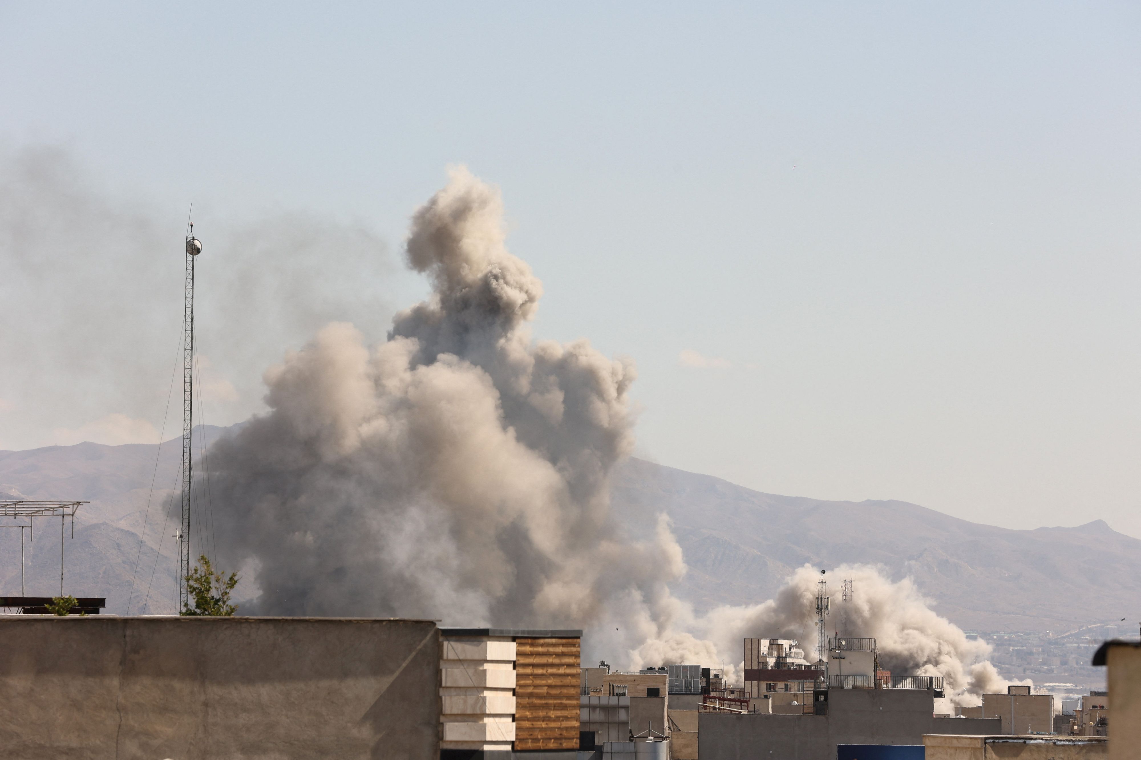 Aus Teheran wurden erneut Explosionen gemeldet. (Symbolbild)