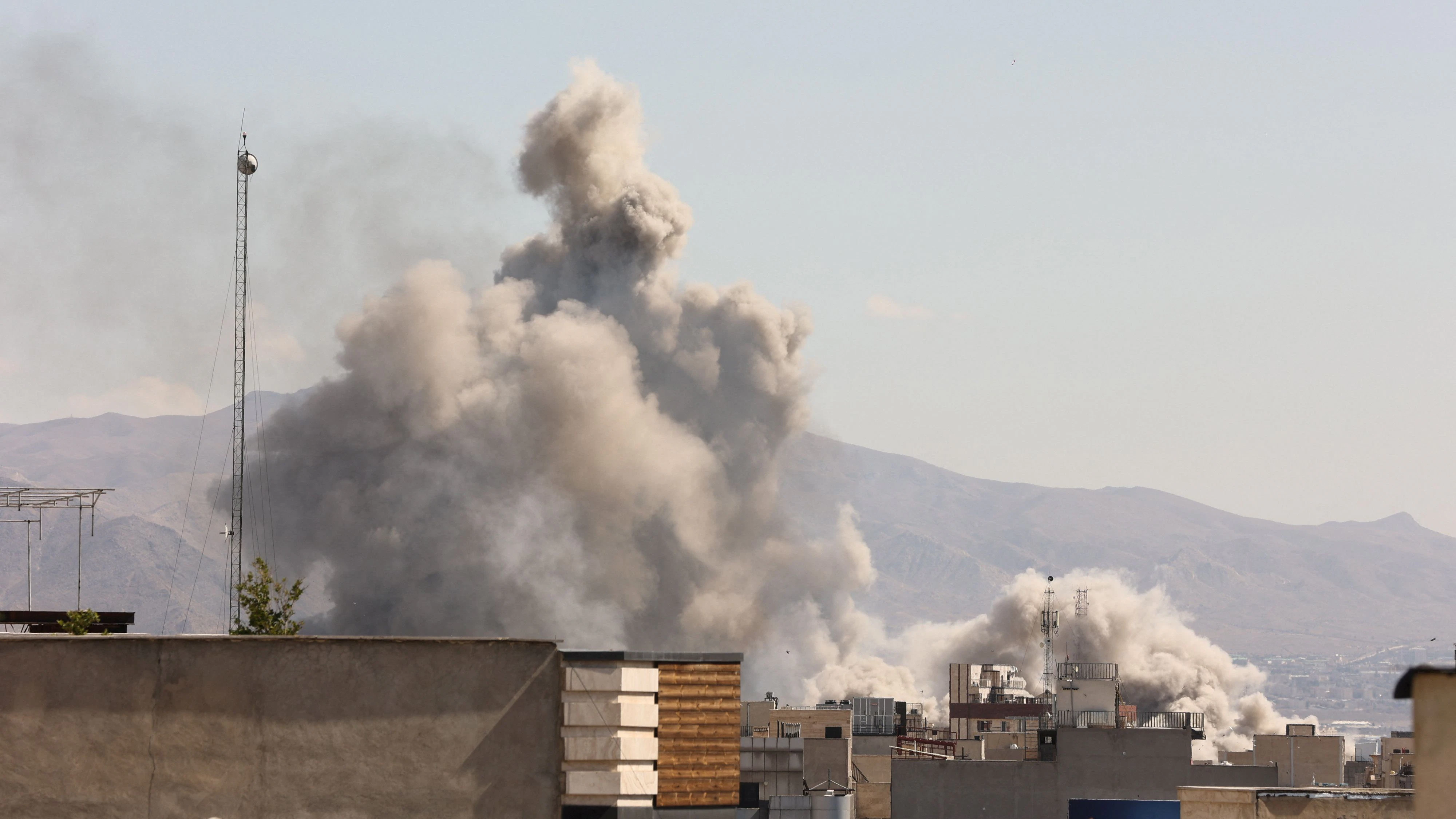 Aus Teheran wurden erneut Explosionen gemeldet. (Symbolbild)