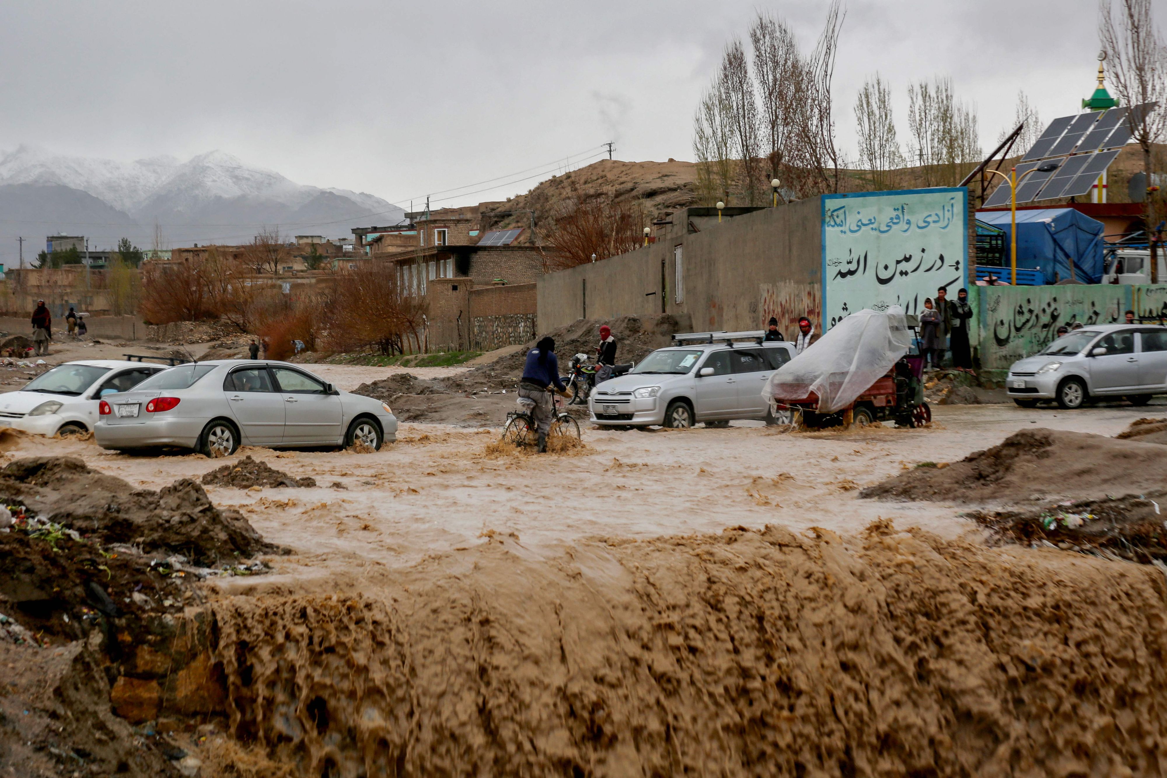 In Afghanistan und PAkistan haben schwere Unwetter unzählige Todesopfer gefordert. 