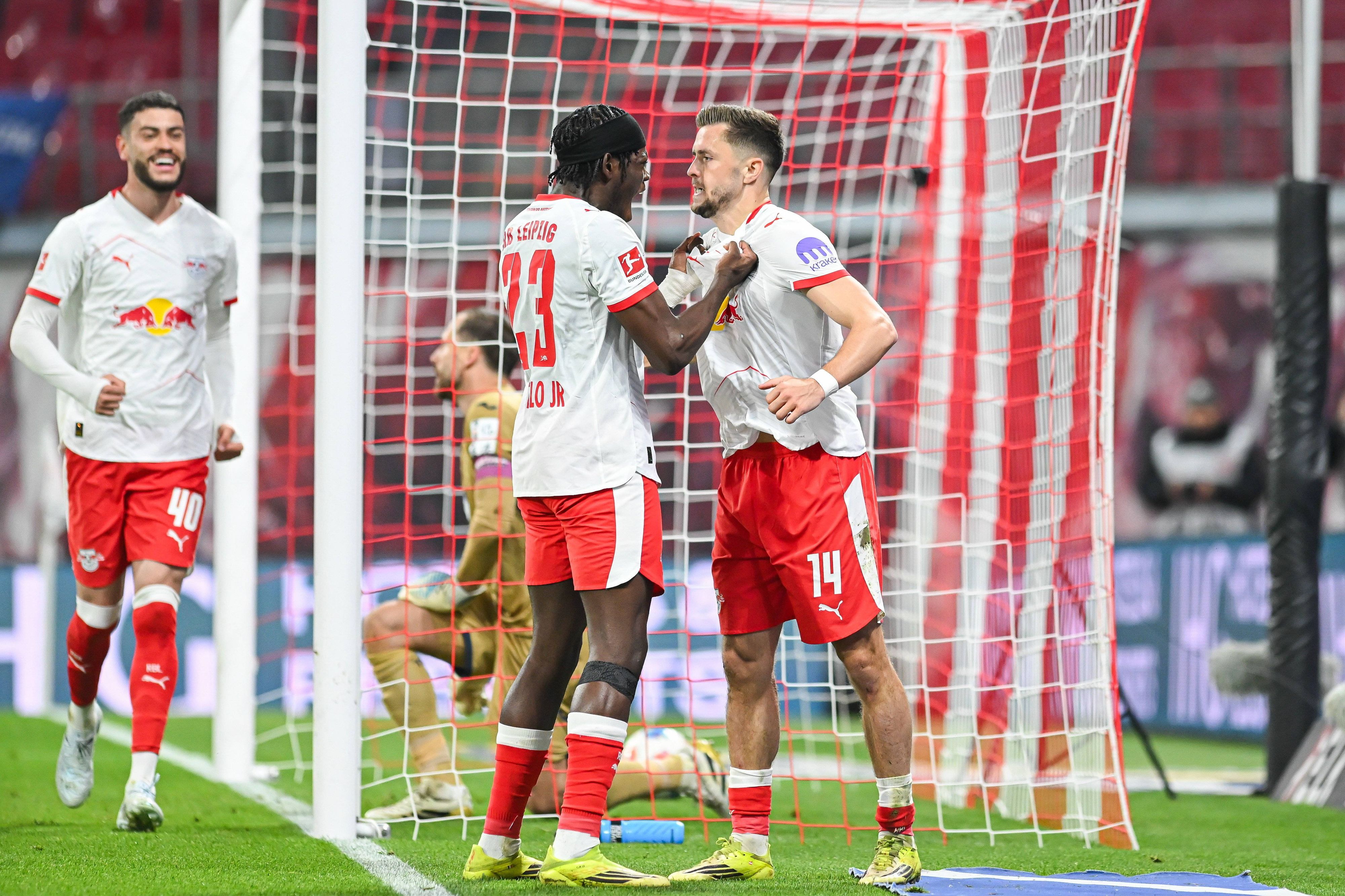 Castello Lukeba (l.) mit Christoph Baumgartner