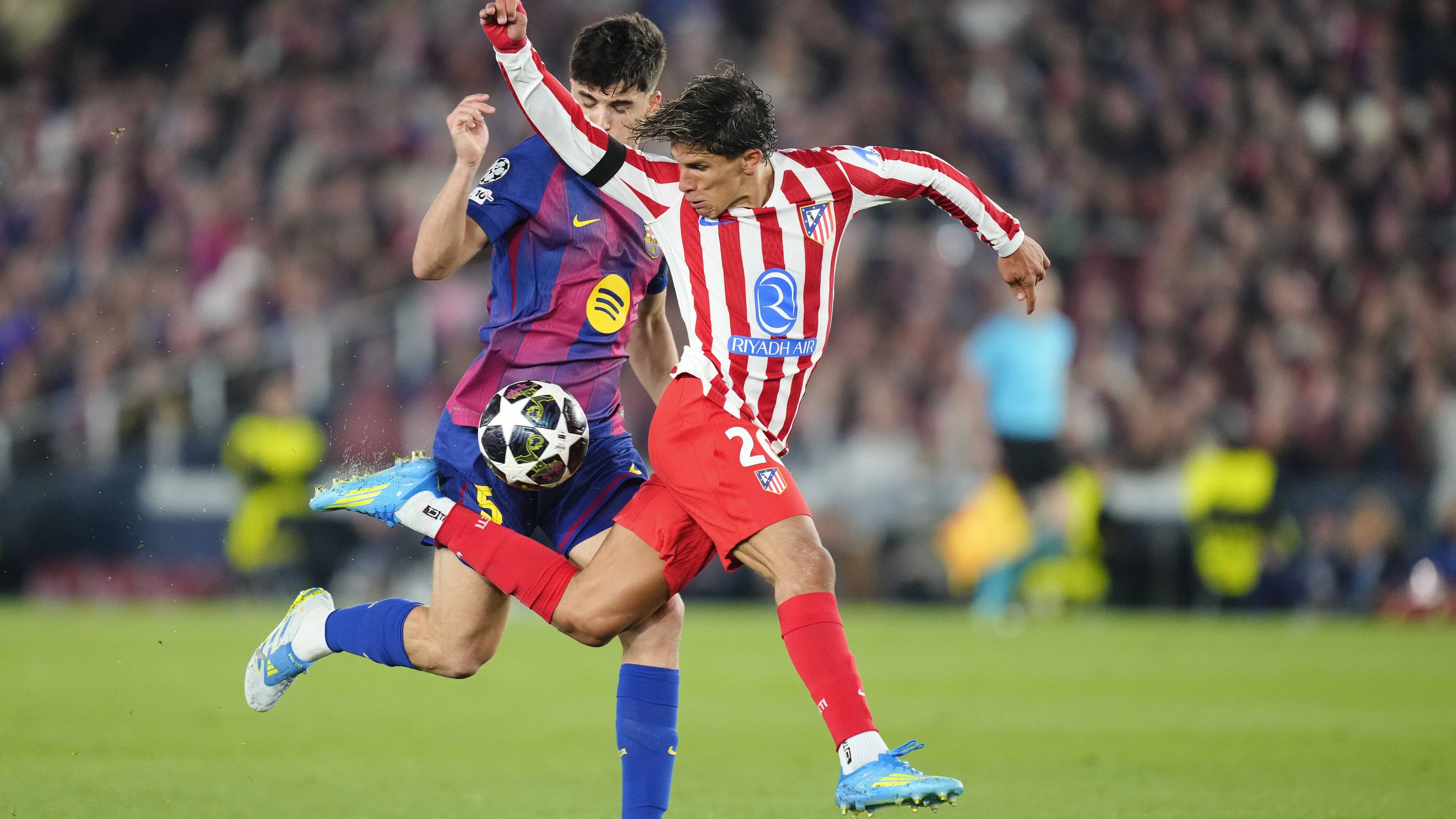 Pau Cubarsi foult Giuliano Simeone und sieht Rot.