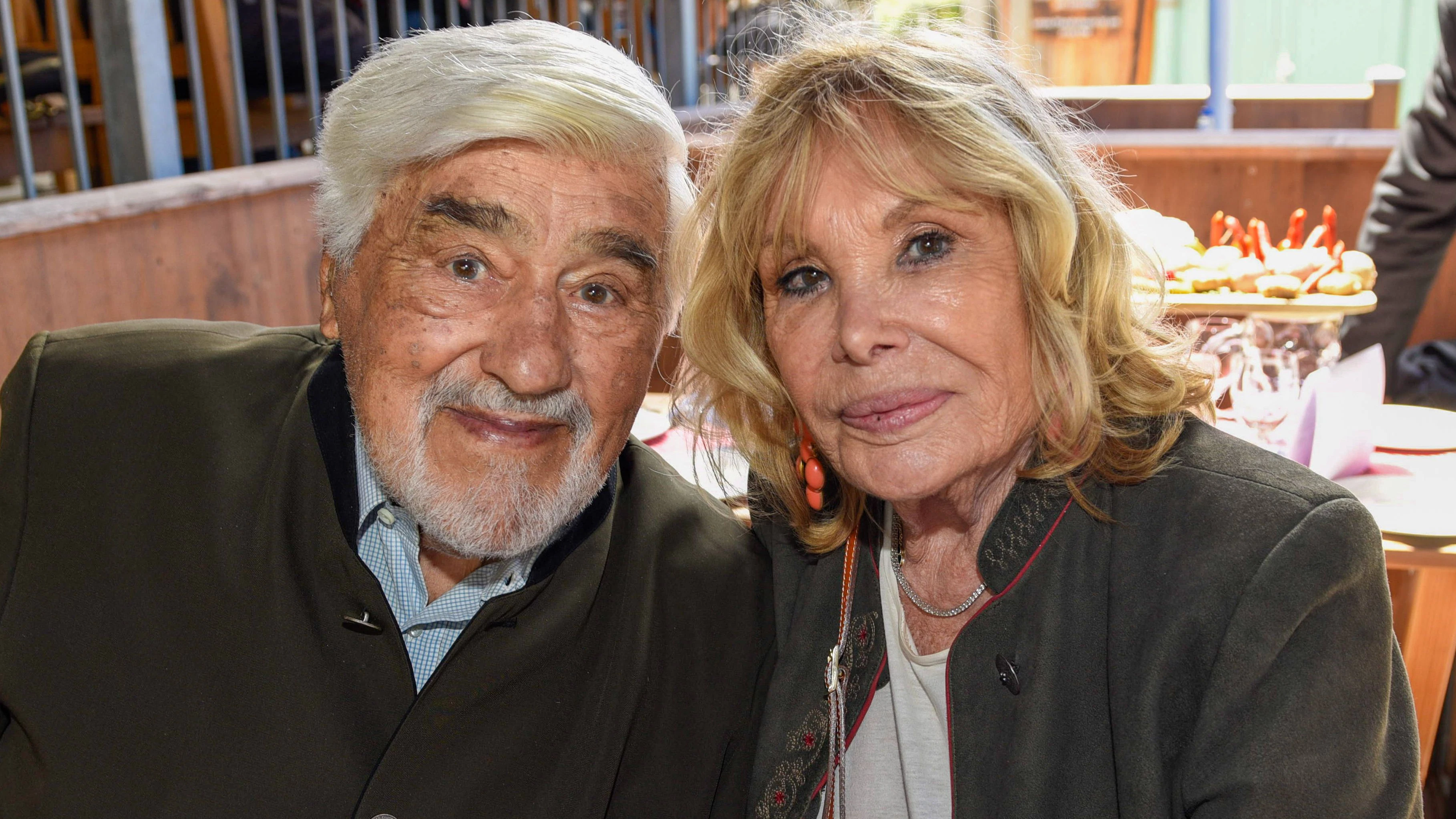 Mario Adorf hinterlässt Ehefrau Monique, Tochter Stella sowie Enkel Julius.