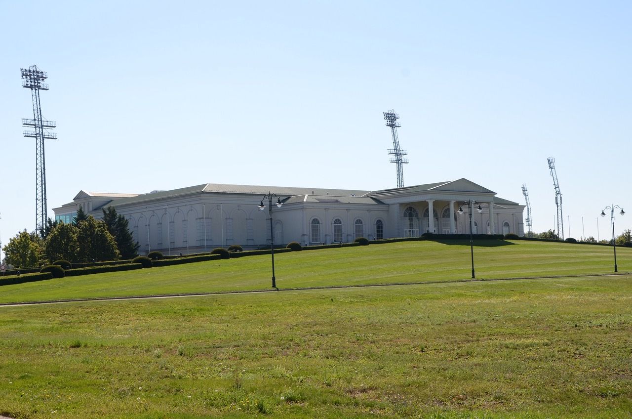 Das ehemalige Magna Racino, nunmehr Comer City in Ebreichsdorf
