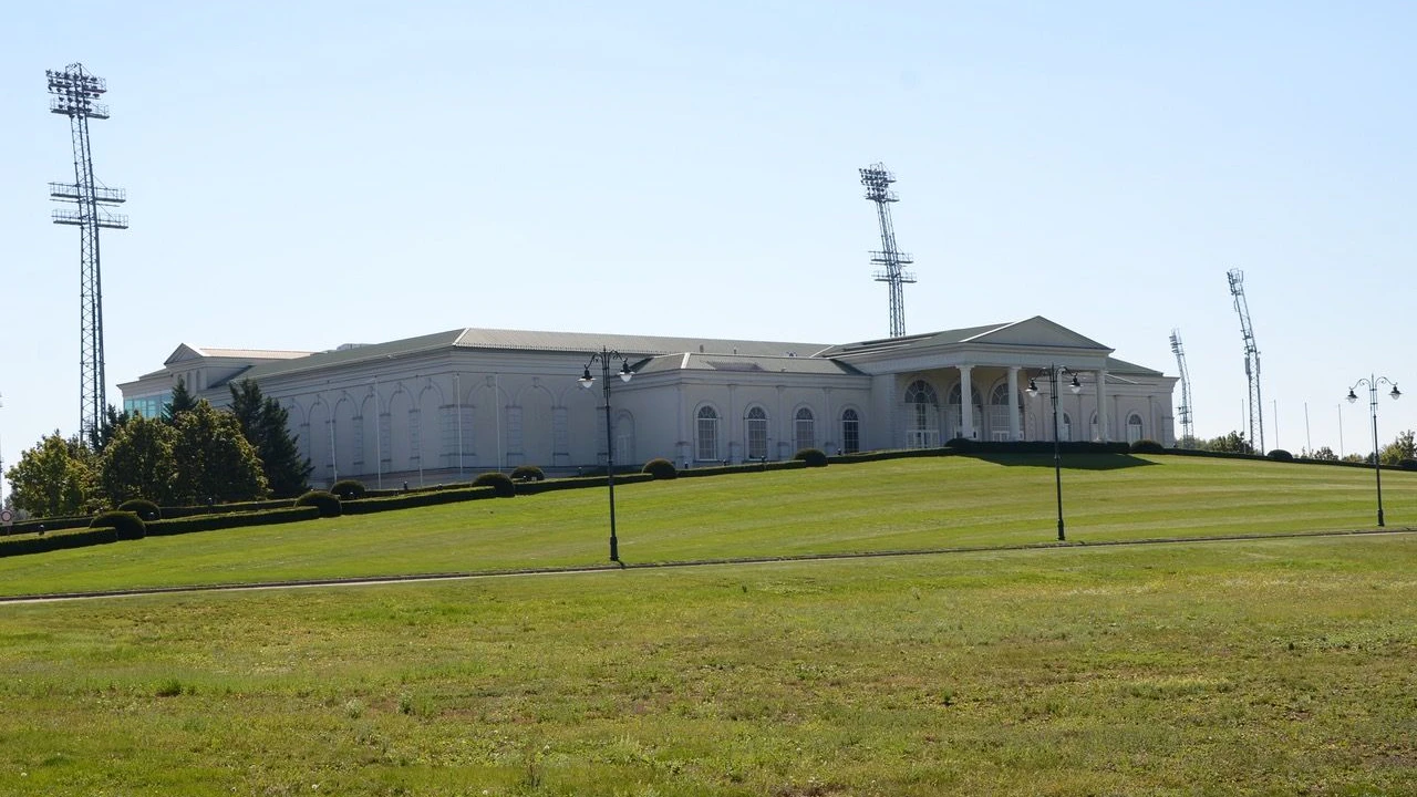 Das ehemalige Magna Racino, nunmehr Comer City in Ebreichsdorf