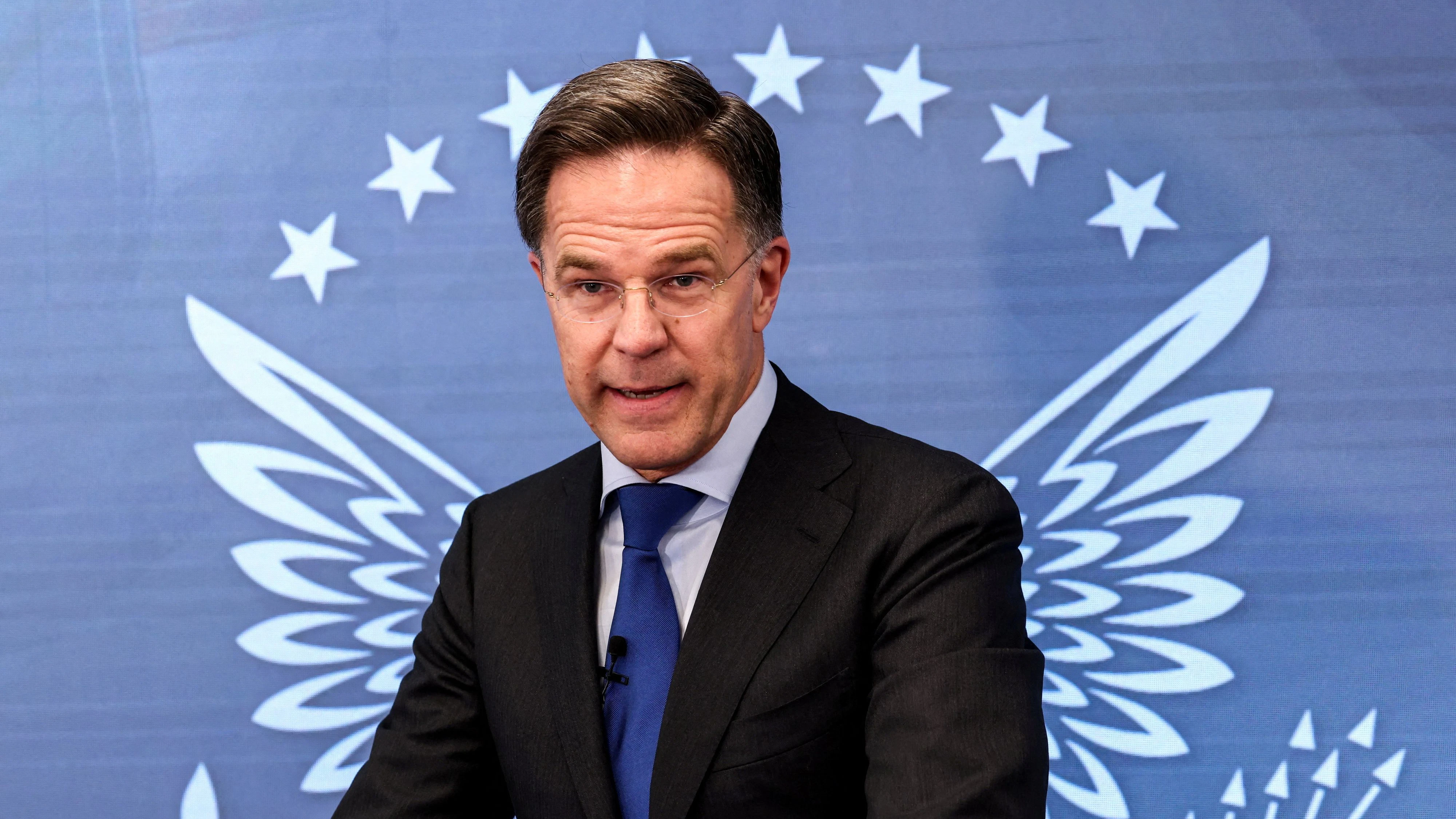 NATO-Chef Rutte räumt "zögerliche Hilfe" ein.