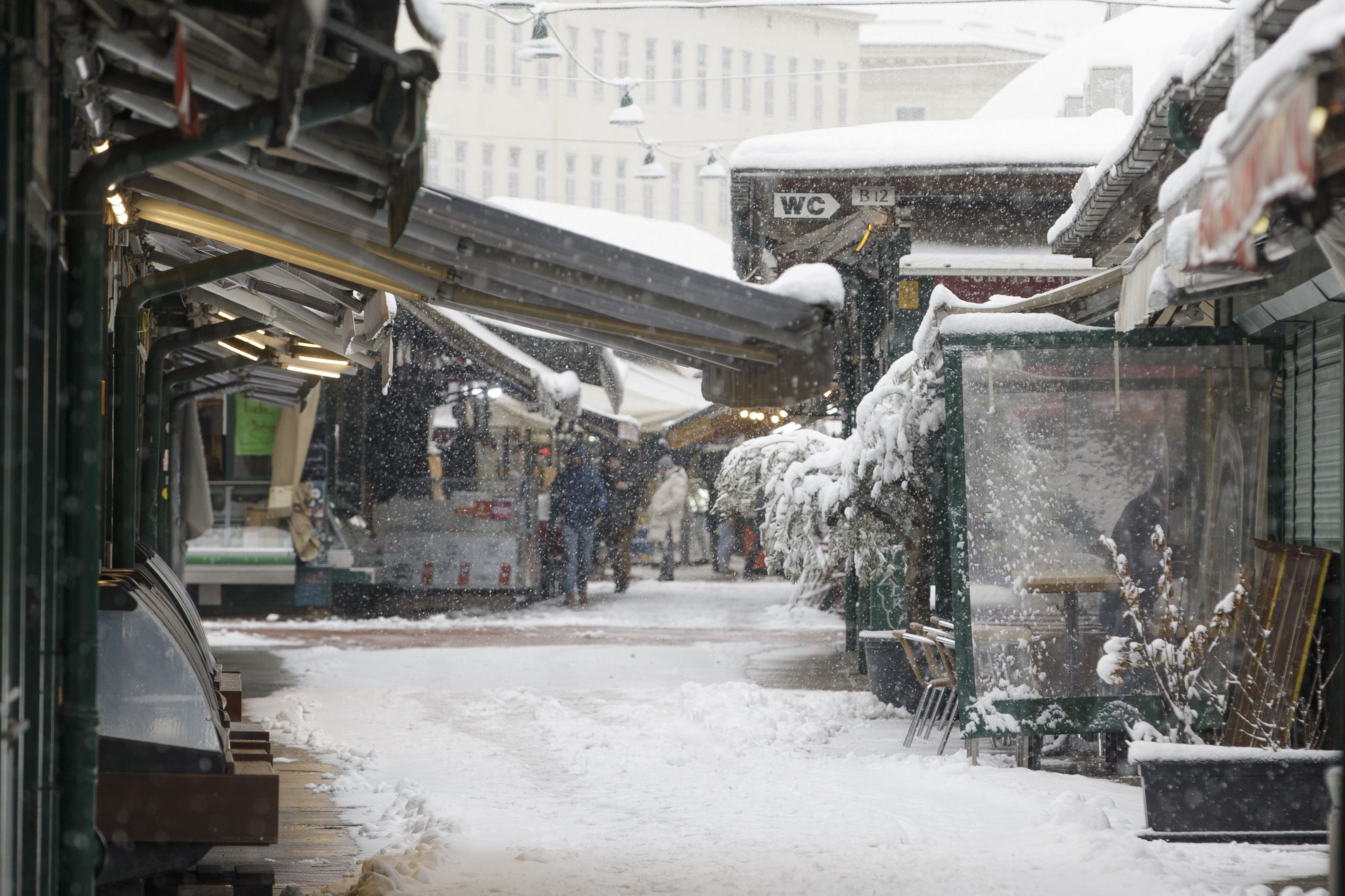 Heute.at - Kaltfront schaufelt jetzt wieder Schnee nach Österreich