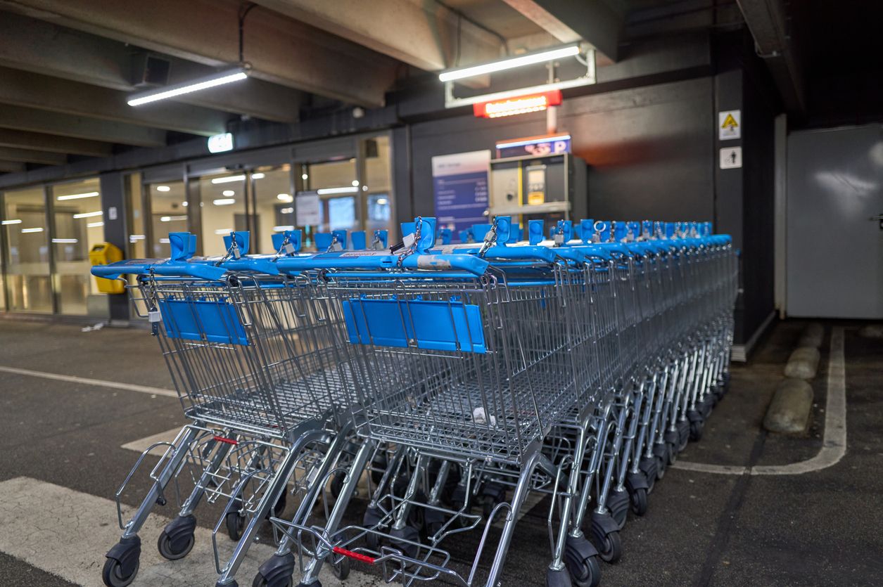 Über 300 Einkaufswagen soll der Mann gestohlen haben. (Symbolbild)