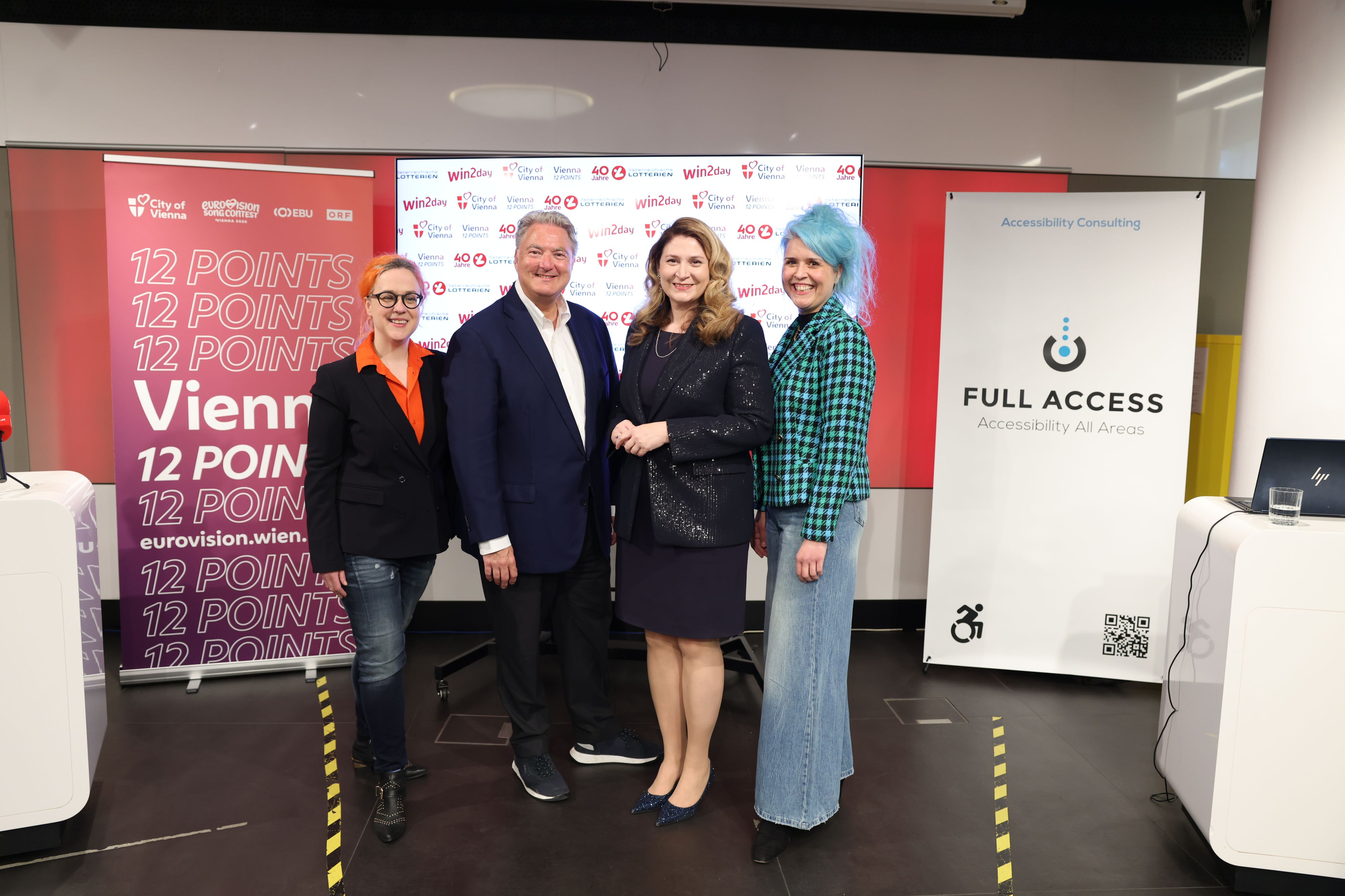 Wirtschaftsstadträtin Barbara Novak (SP) mit Lotterien-Chef Erwin van Lambaart, Martina Gollner und Christina Riedler von Full Access.