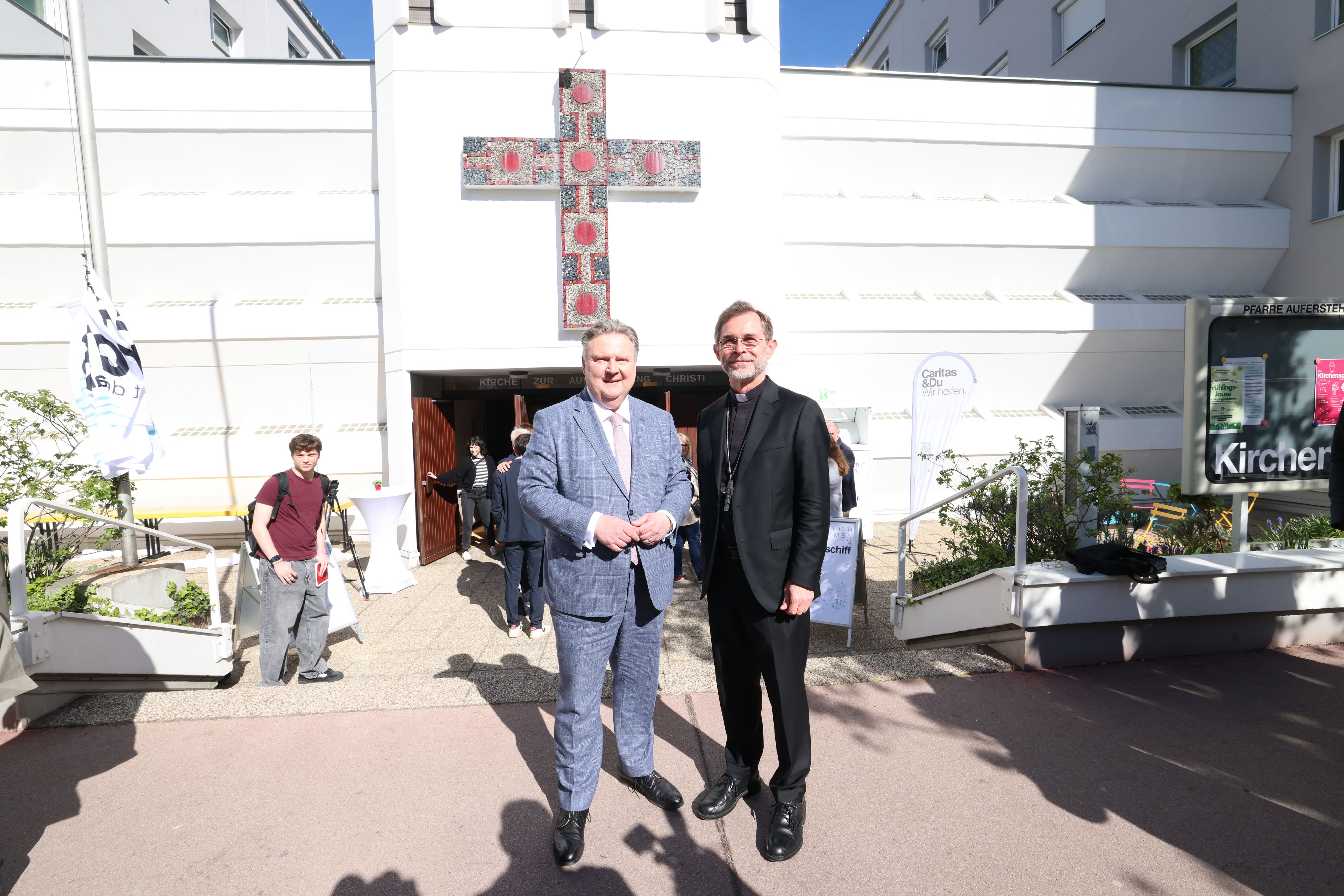 Bürgermeister Michael Ludwig und Erzbischof Josef Grünwidl bei der Eröffnung in Wien.