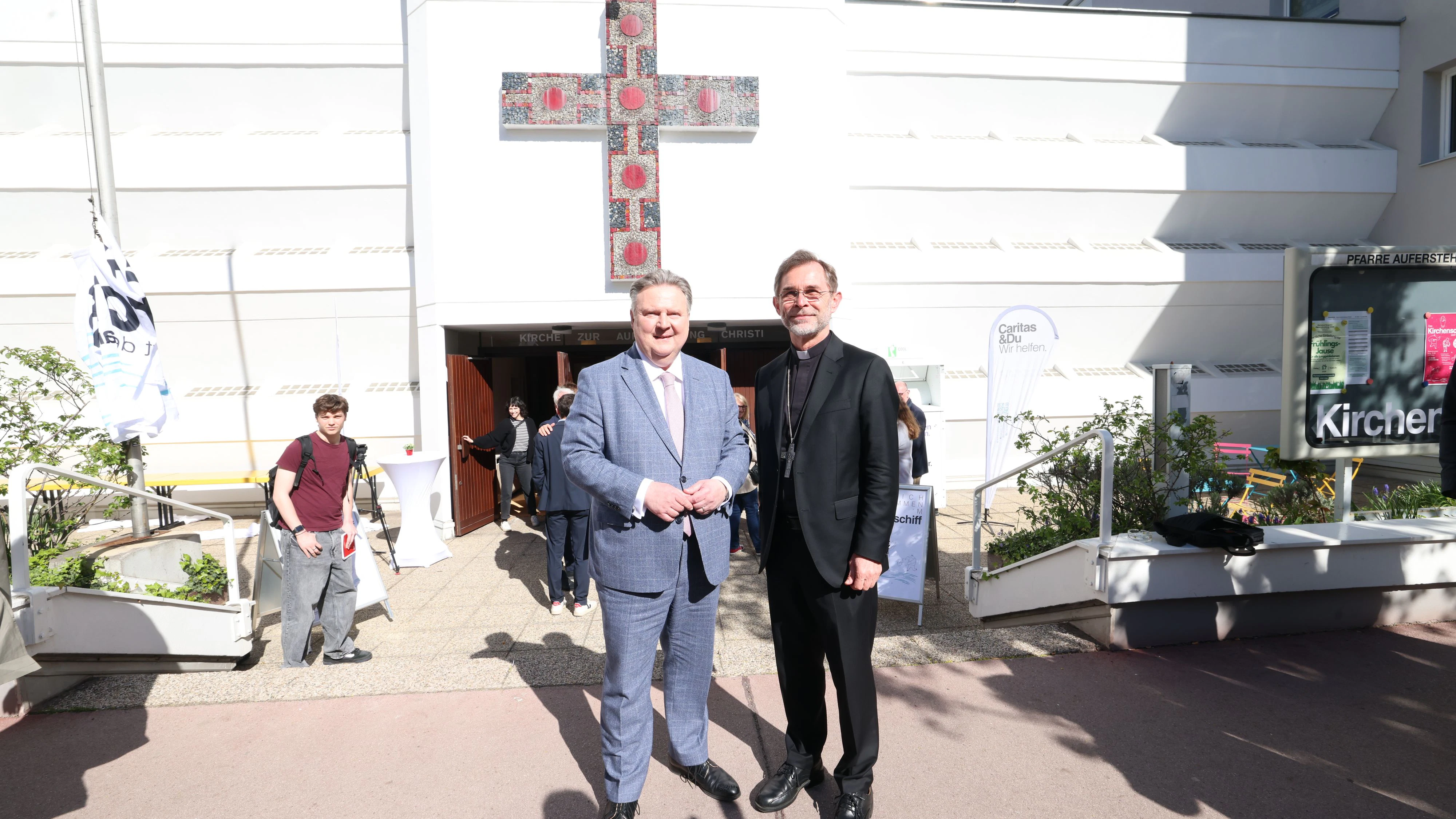 Bürgermeister Michael Ludwig und Erzbischof Josef Grünwidl bei der Eröffnung in Wien.