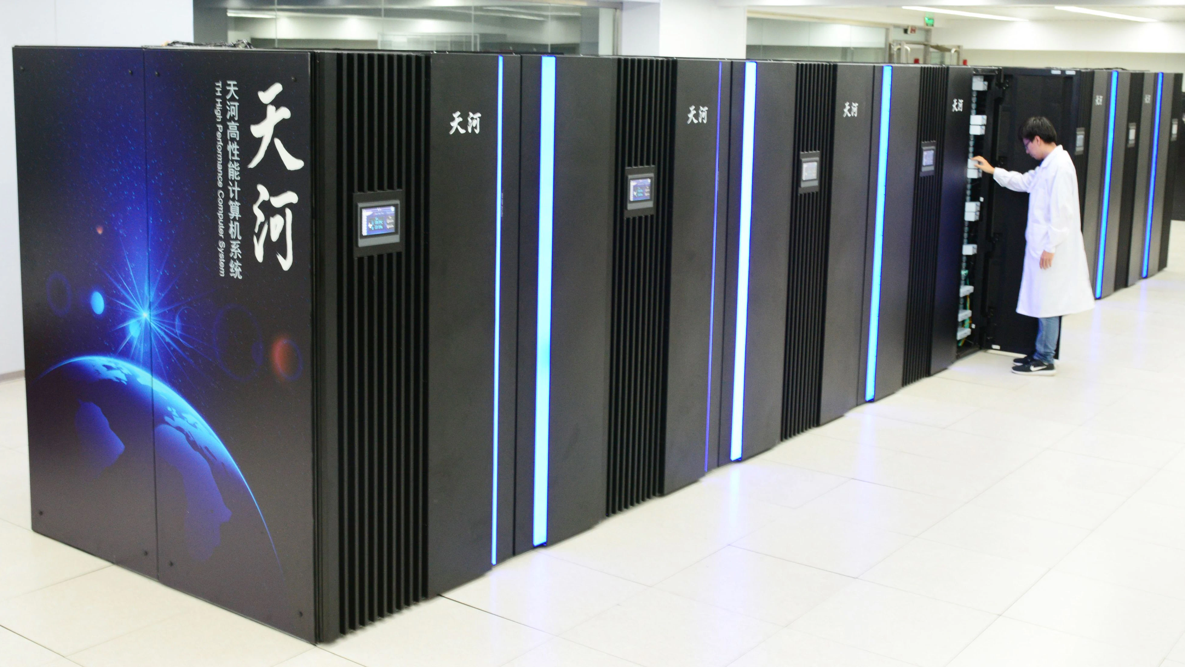 (180726) -- TIANJIN, July 26, 2018 (Xinhua) -- Photo taken on July 26, 2018 shows the prototype of China's new-generation exascale supercomputer Tianhe-3 at the National Supercomputer Center in Tianjin, north China. The research and development of the prototype of China's new-generation exascale supercomputer Tianhe-3 is complete, the National Supercomputer Center in Tianjin announced Thursday. The final version of Tianhe-3 will be operational by 2020. (Xinhua/Mao Zhenhua) (sxk) .Xinhua News Agency / eyevine :...http://.